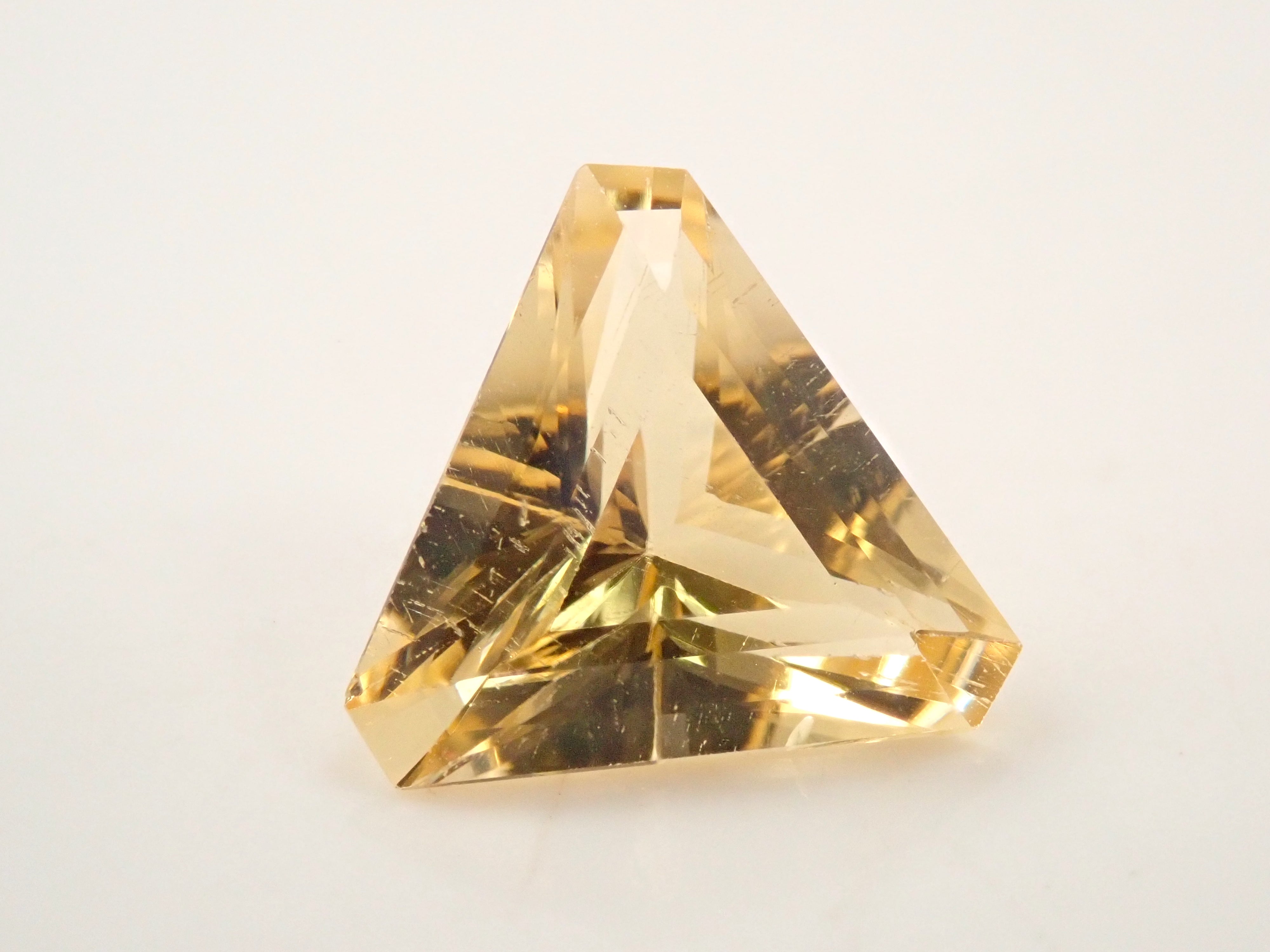 【4/21 22時販売】タンザニア産イエロースキャポライト 1.780ctルース