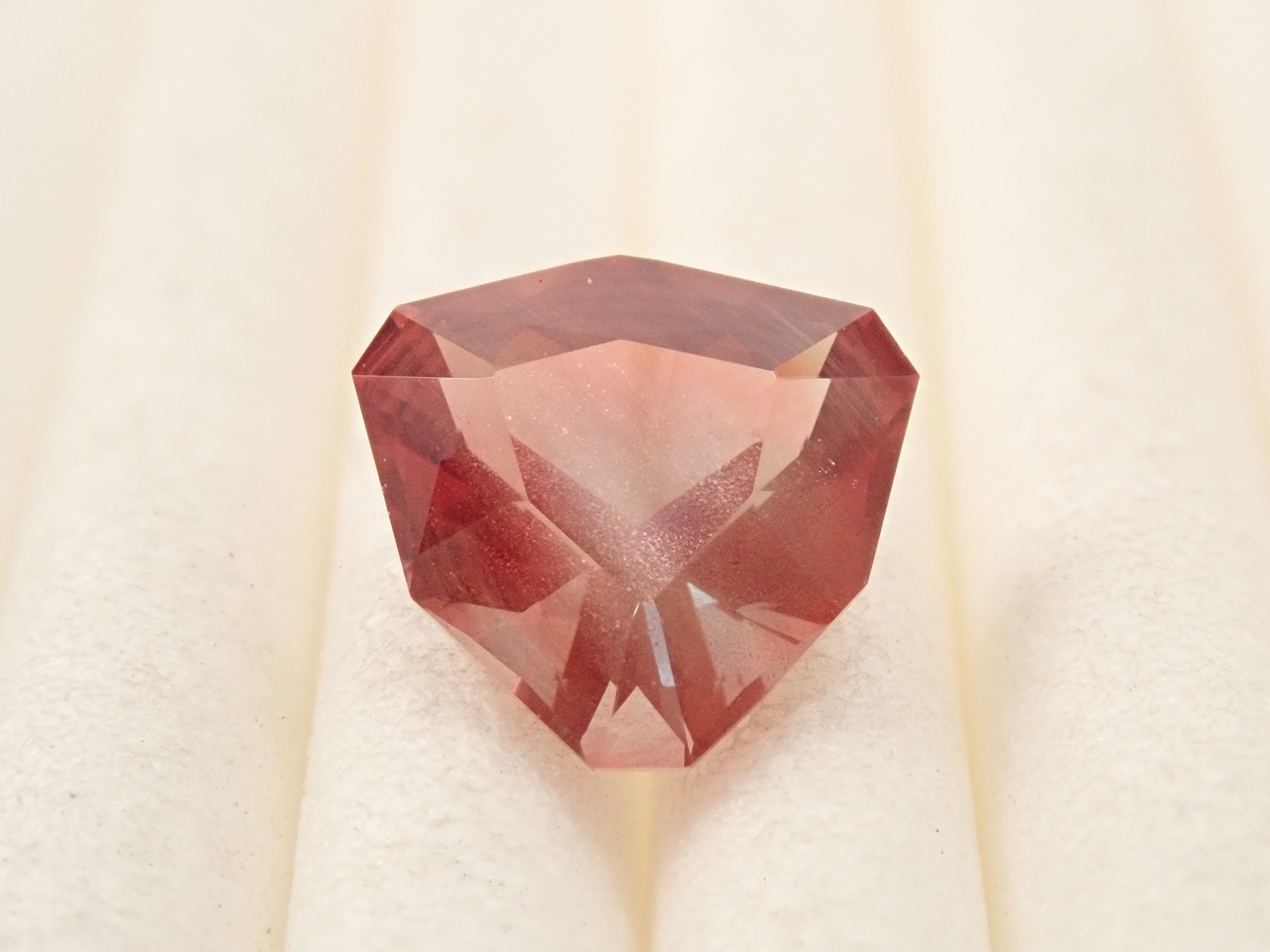 【12562832掲載】アメリカ産オレゴンサンストーン 0.941ctルース