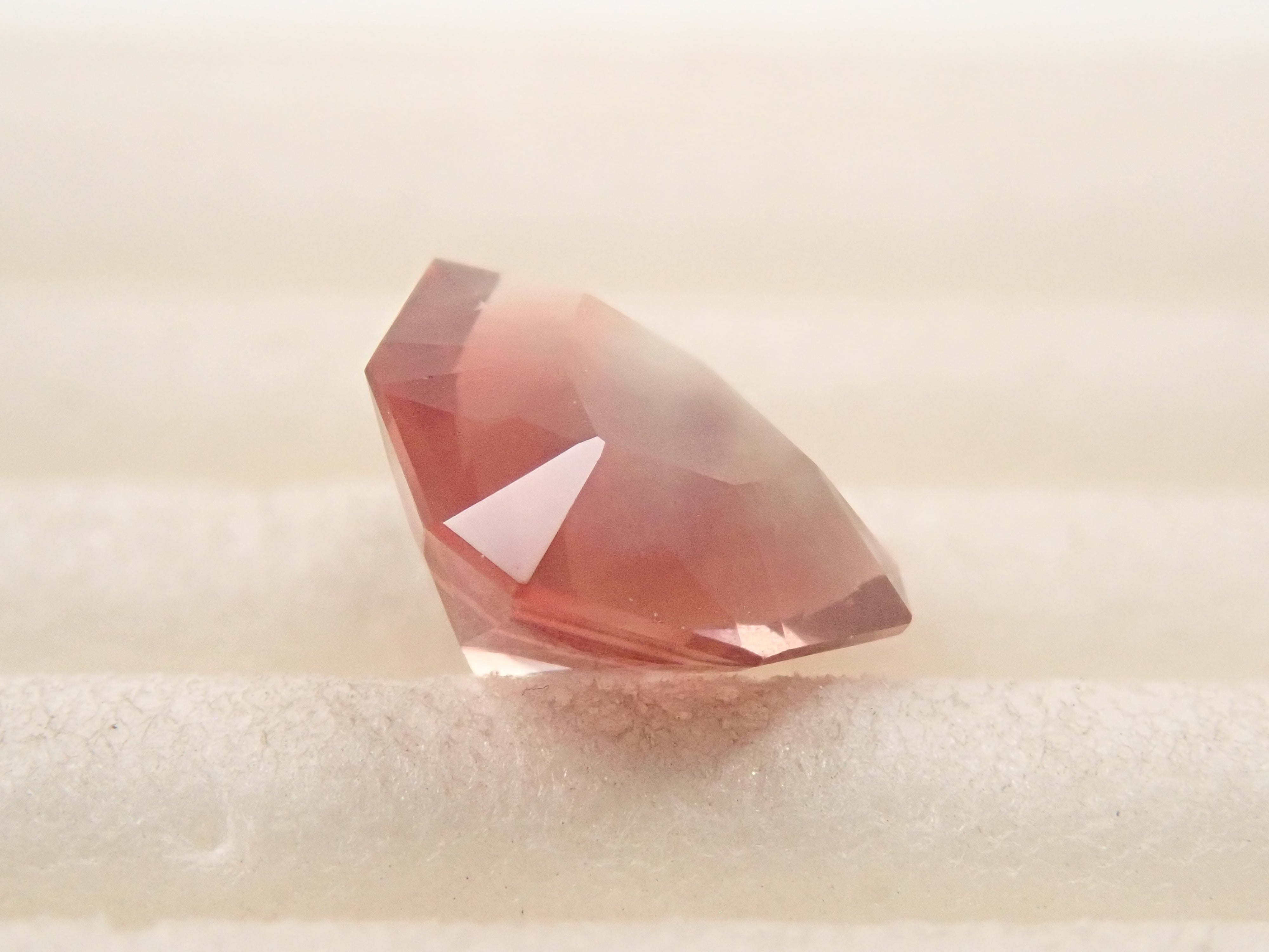 【12562832掲載】アメリカ産オレゴンサンストーン 0.941ctルース