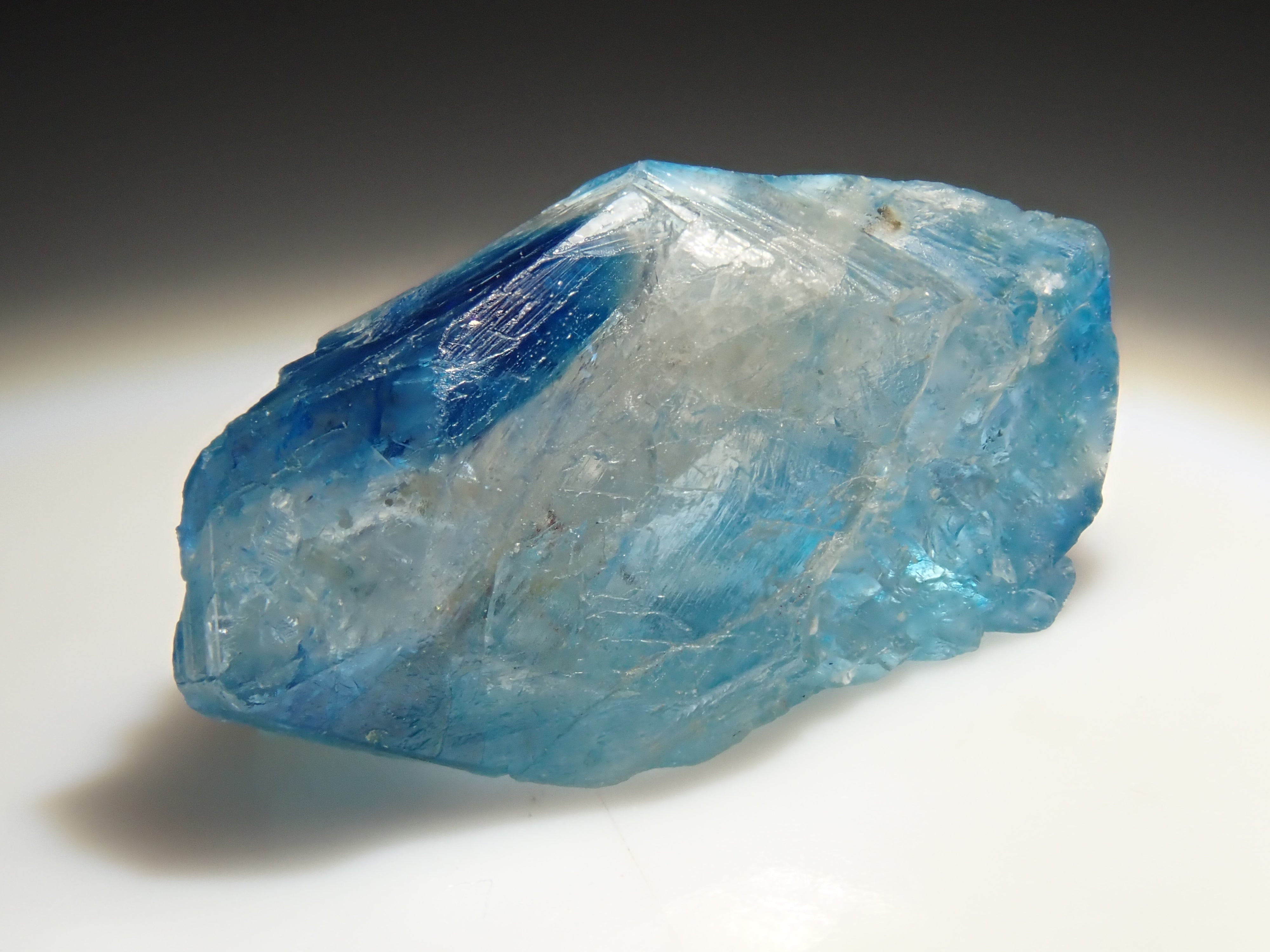 【12562835掲載】ジンバブエ産ユークレース 2.976ct原石