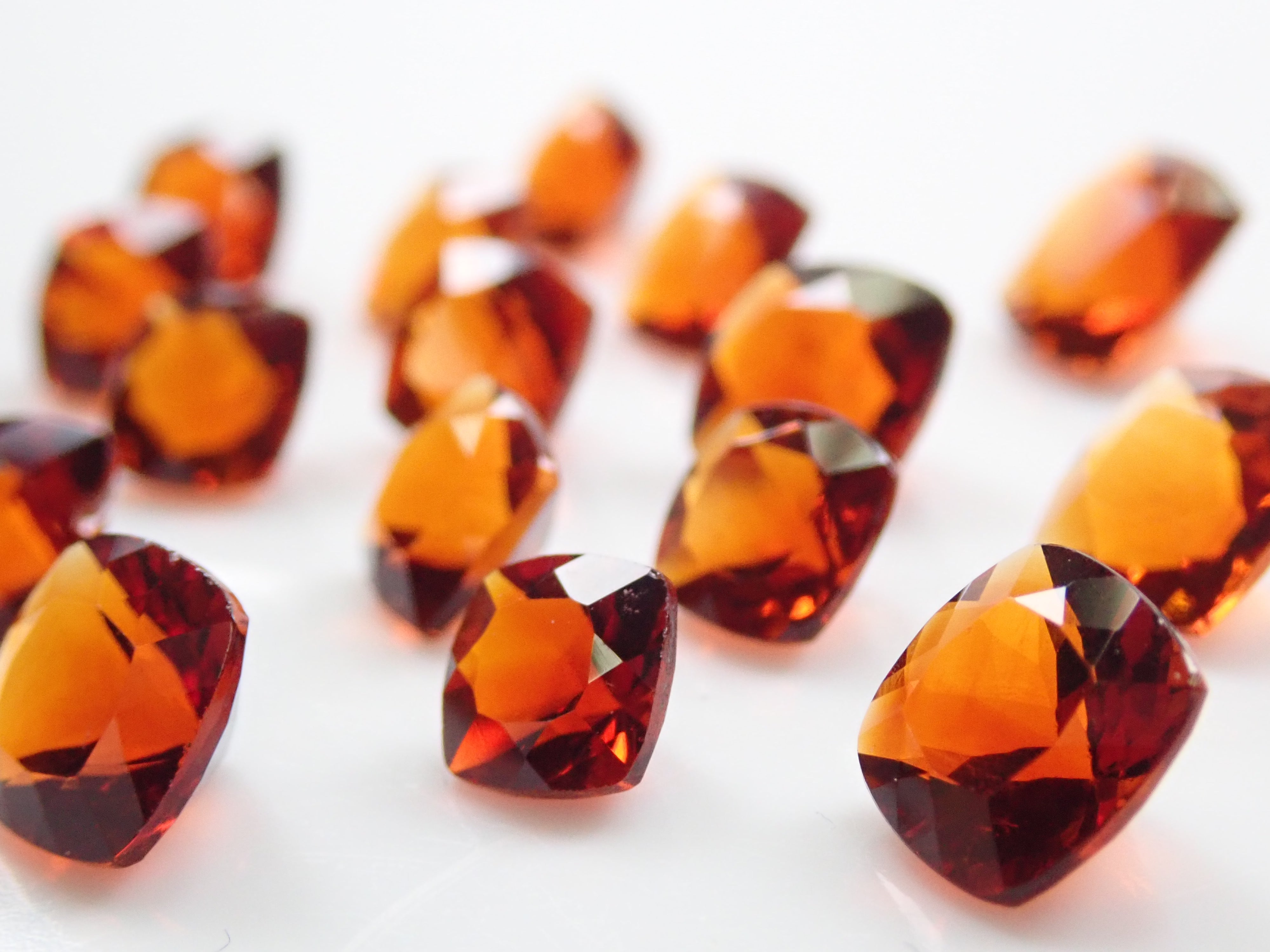 馬德拉黃水晶 1 石💎5mm-6mm (馬德拉黃水晶)《十一月生日石》《可多買優惠》