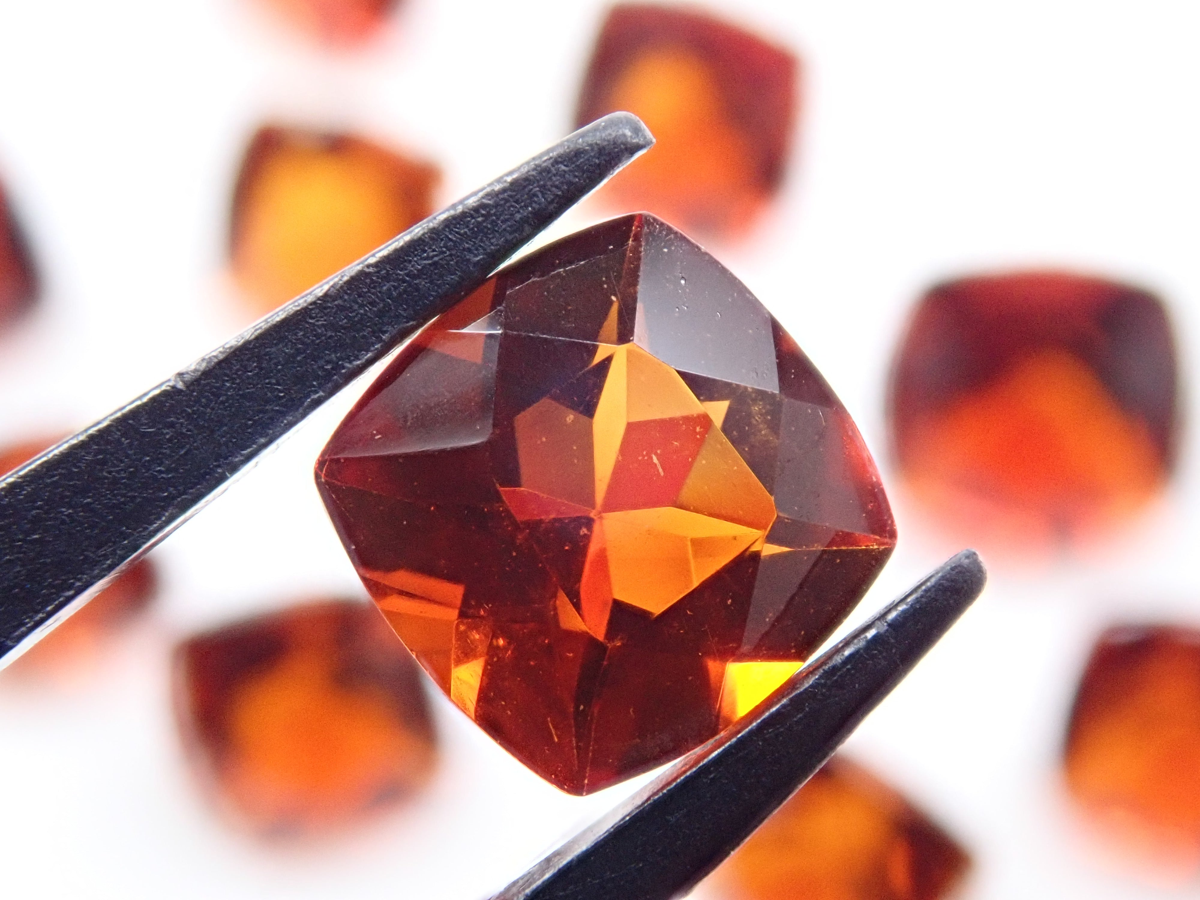 馬德拉黃水晶 1 石💎5mm-6mm (馬德拉黃水晶)《十一月生日石》《可多買優惠》