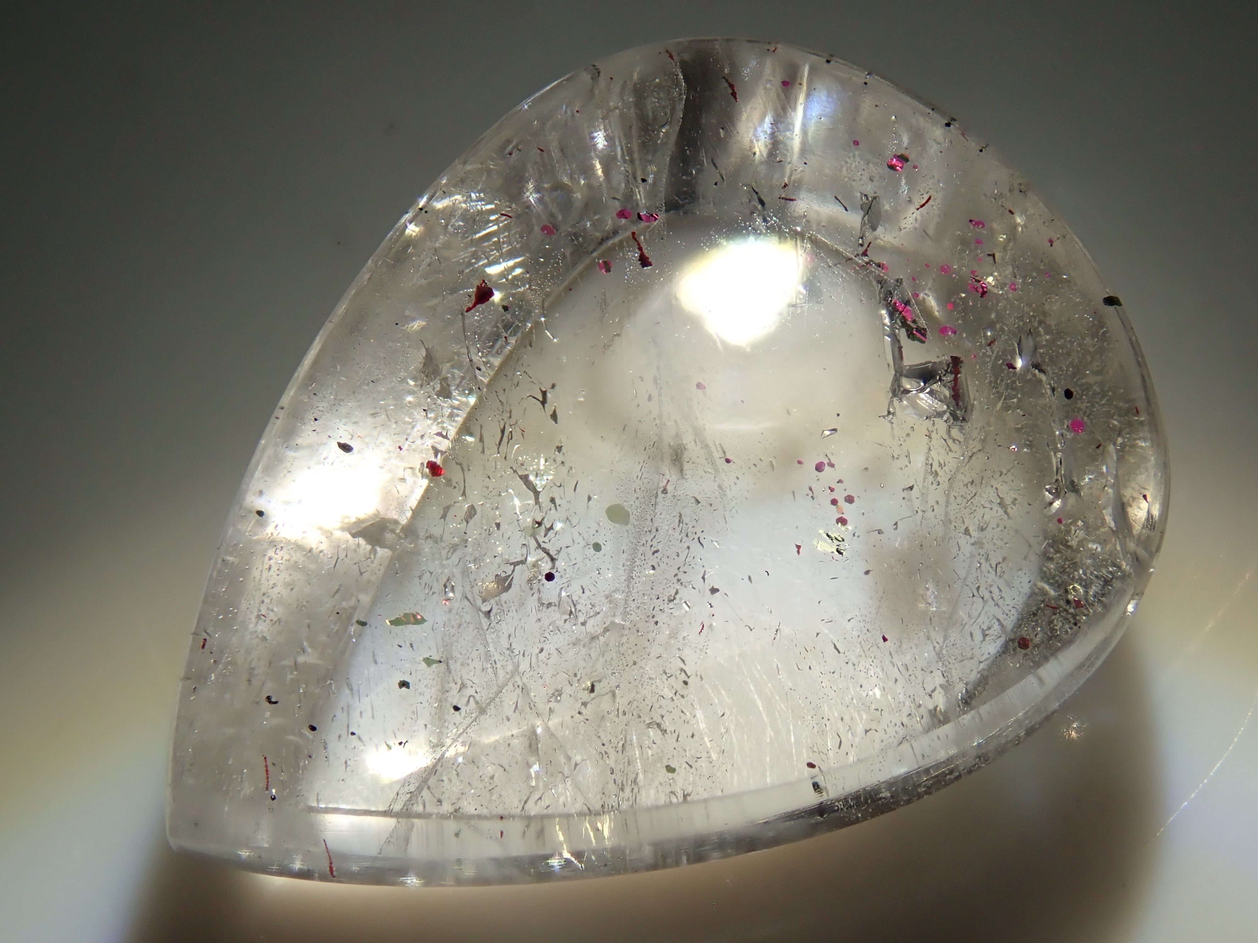 【12562837掲載】ブラジル産ティンカーベルクォーツ(ピンクファイヤークォーツ) 6.020ctルース