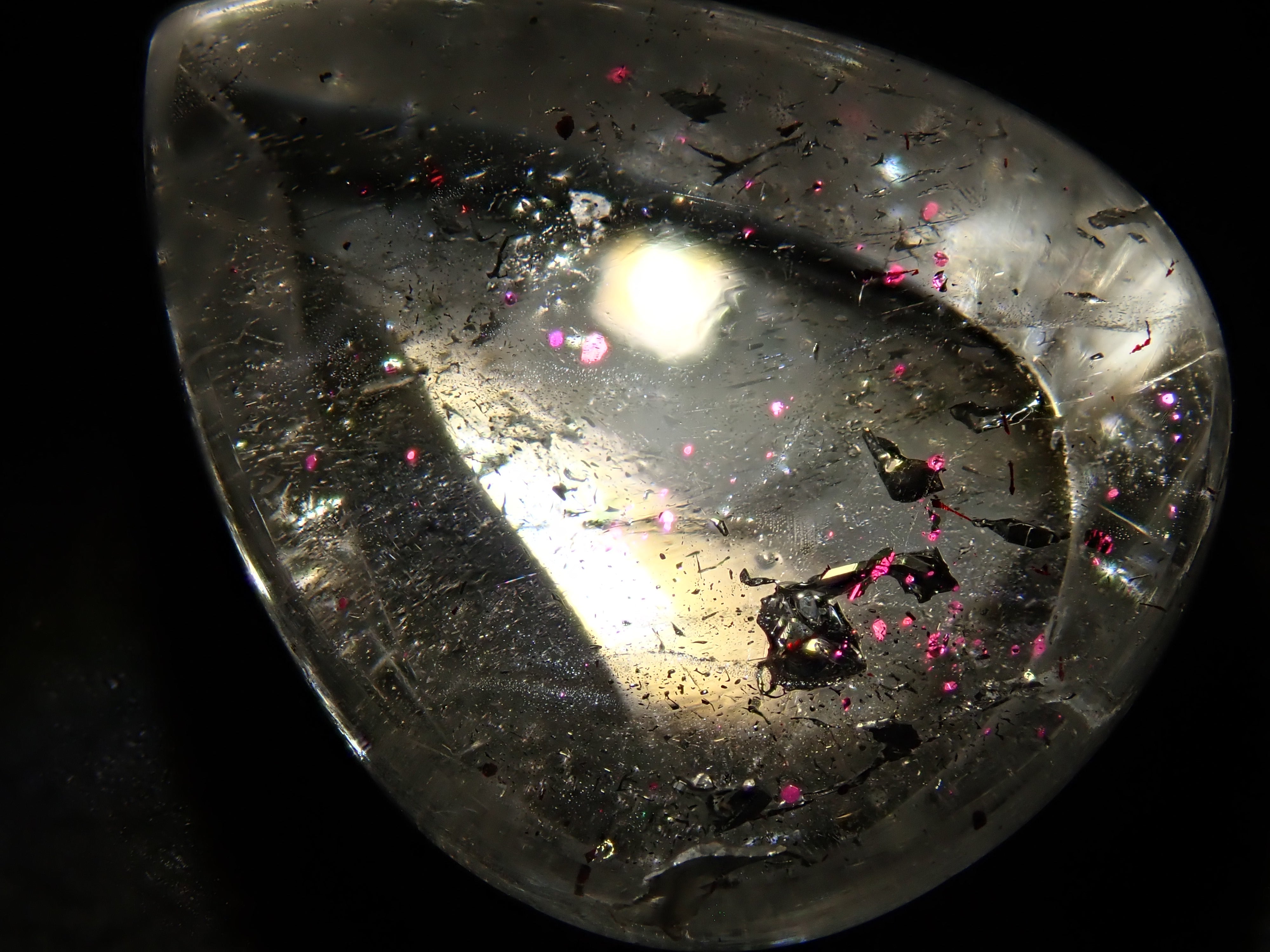 【12562837掲載】ブラジル産ティンカーベルクォーツ(ピンクファイヤークォーツ) 6.020ctルース