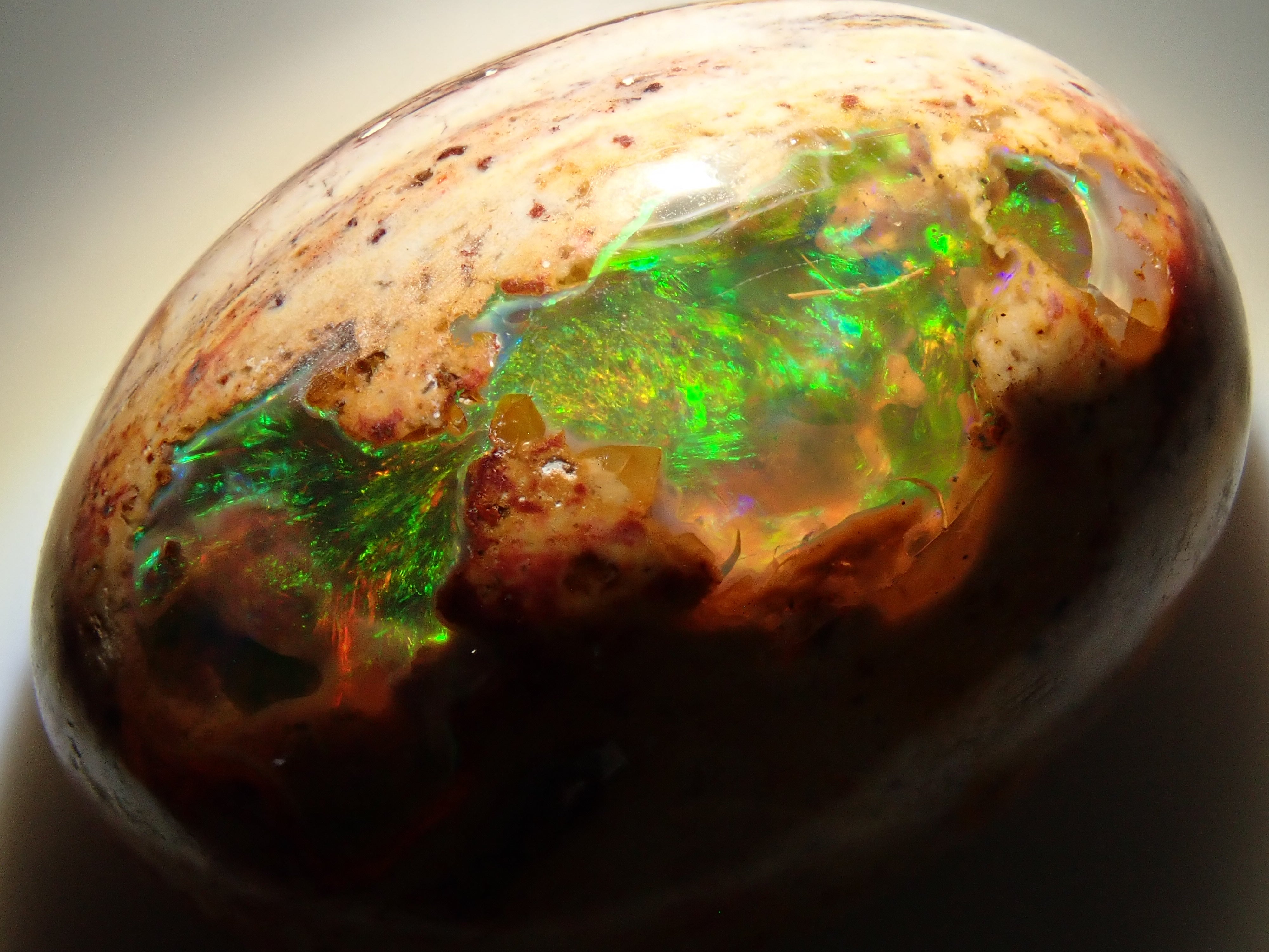 【12562847掲載】カンテラオパール 17.284ctルース