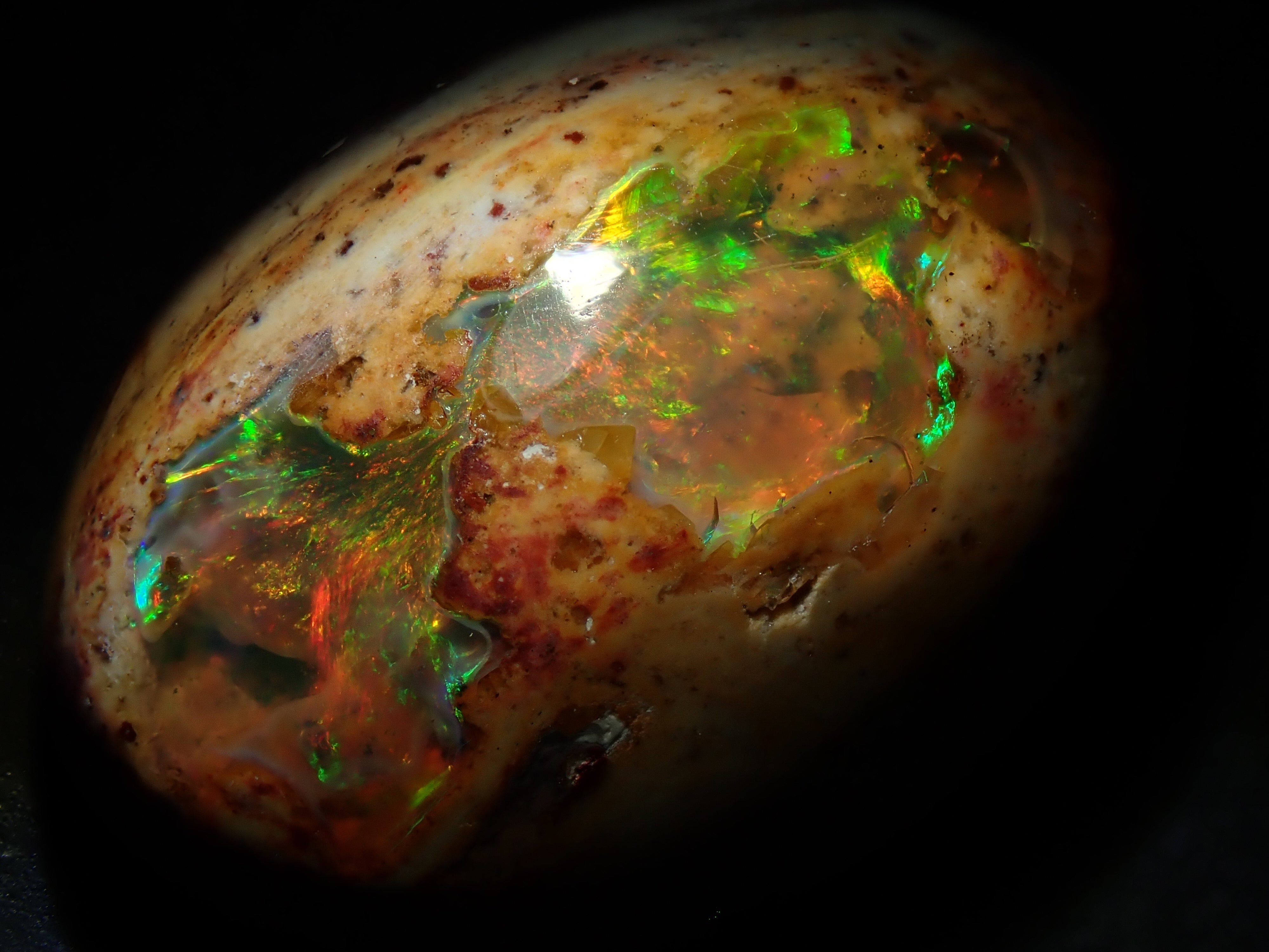 【12562847掲載】カンテラオパール 17.284ctルース