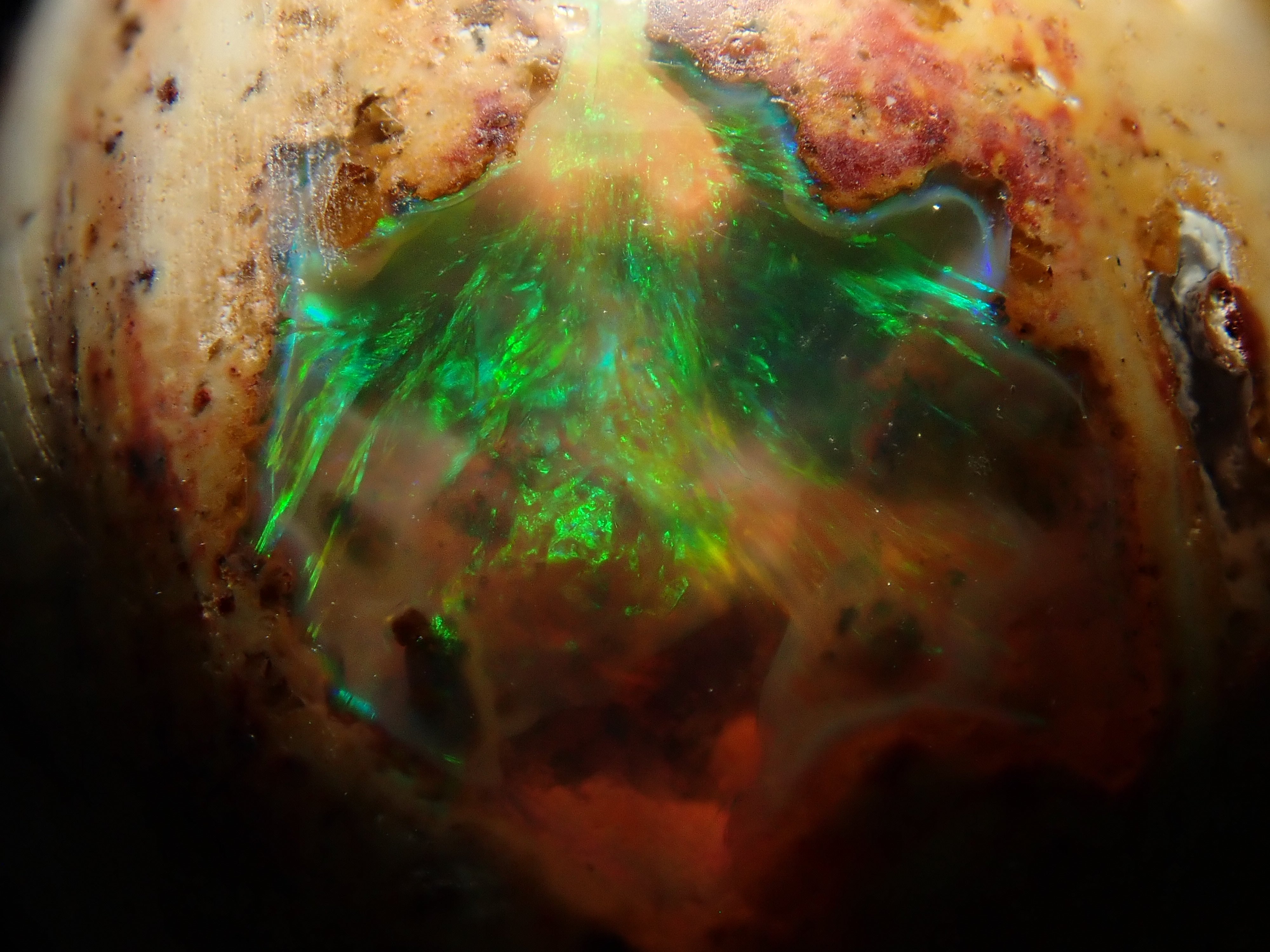 【12562847掲載】カンテラオパール 17.284ctルース