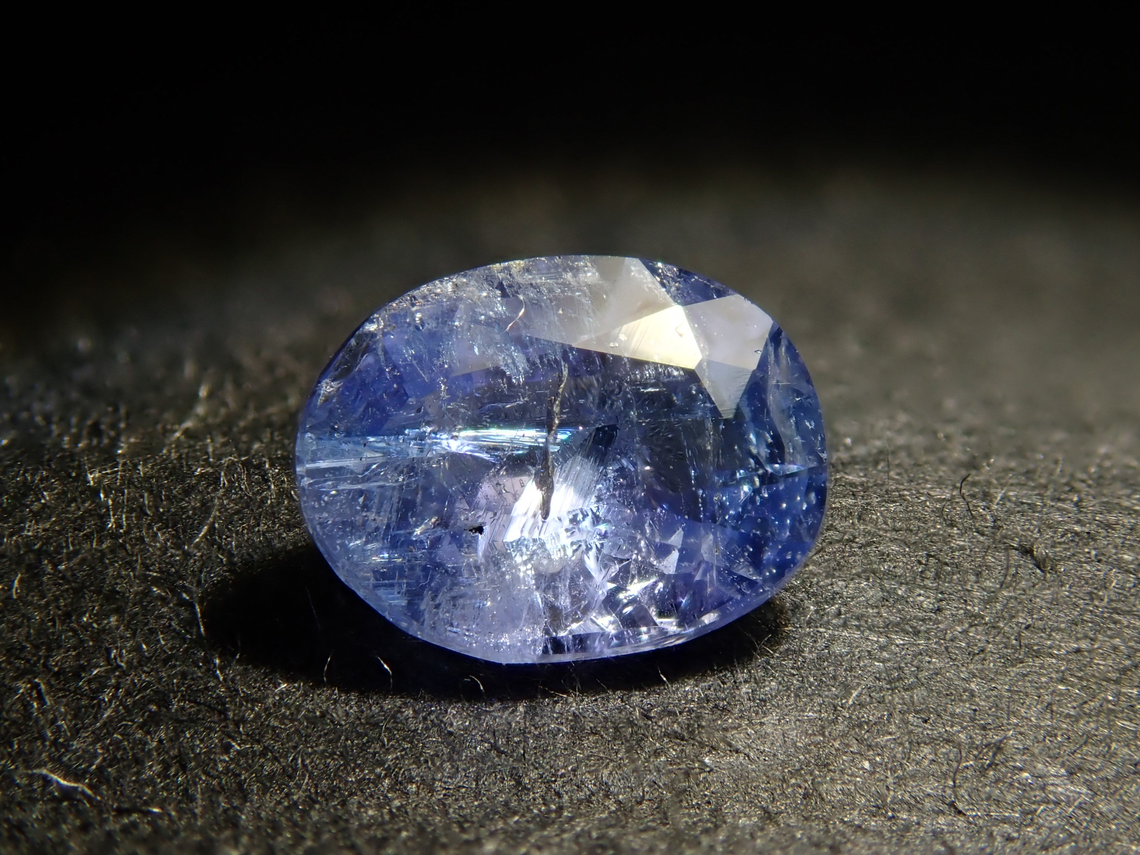 【12562579掲載】ナミビア産ジェレメジェバイト 0.355ctルース