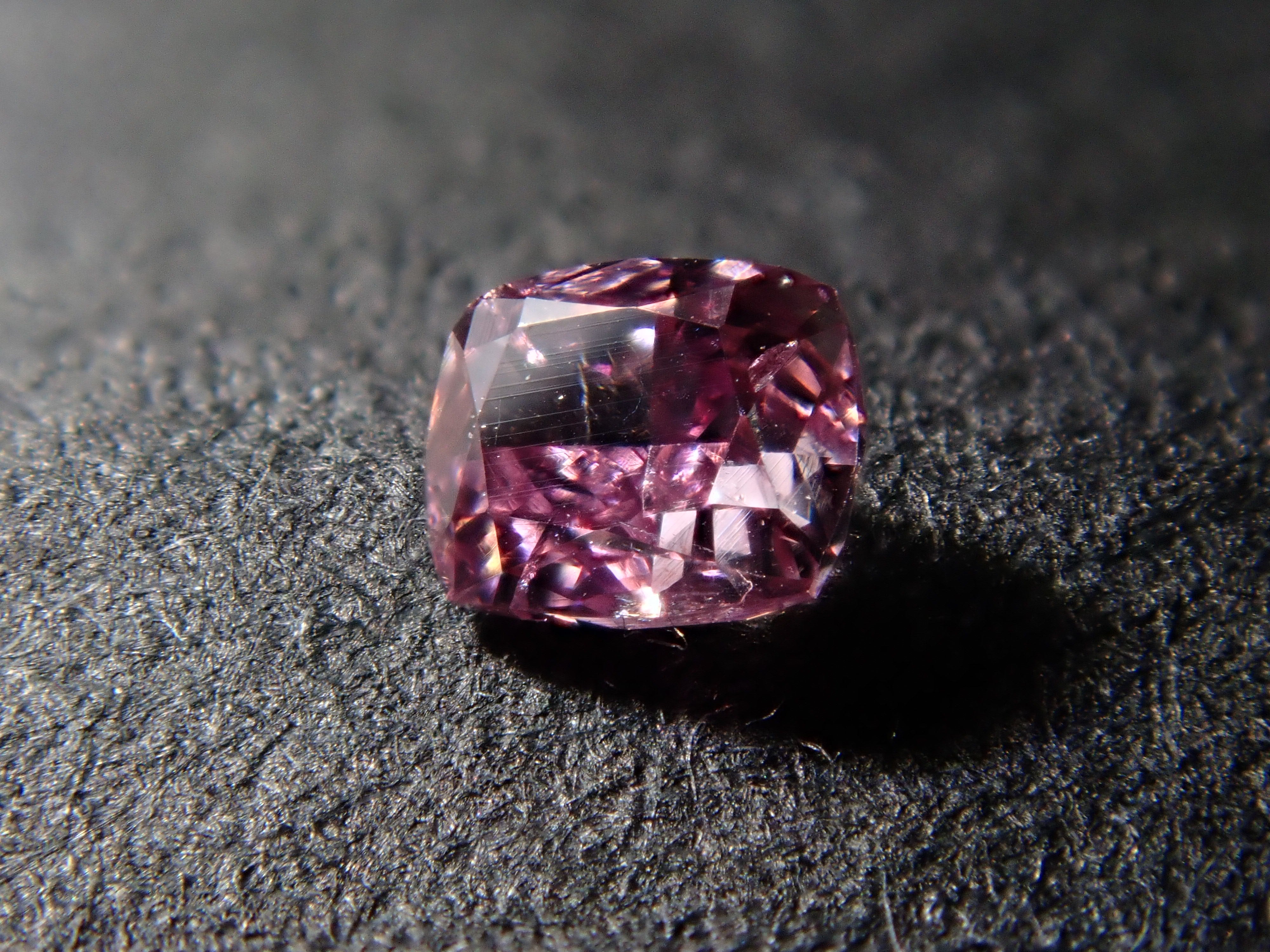 【32501684掲載】ピンクダイヤモンド 0.072ctルース(FANCY DEEP PURPLE PINK, I1)