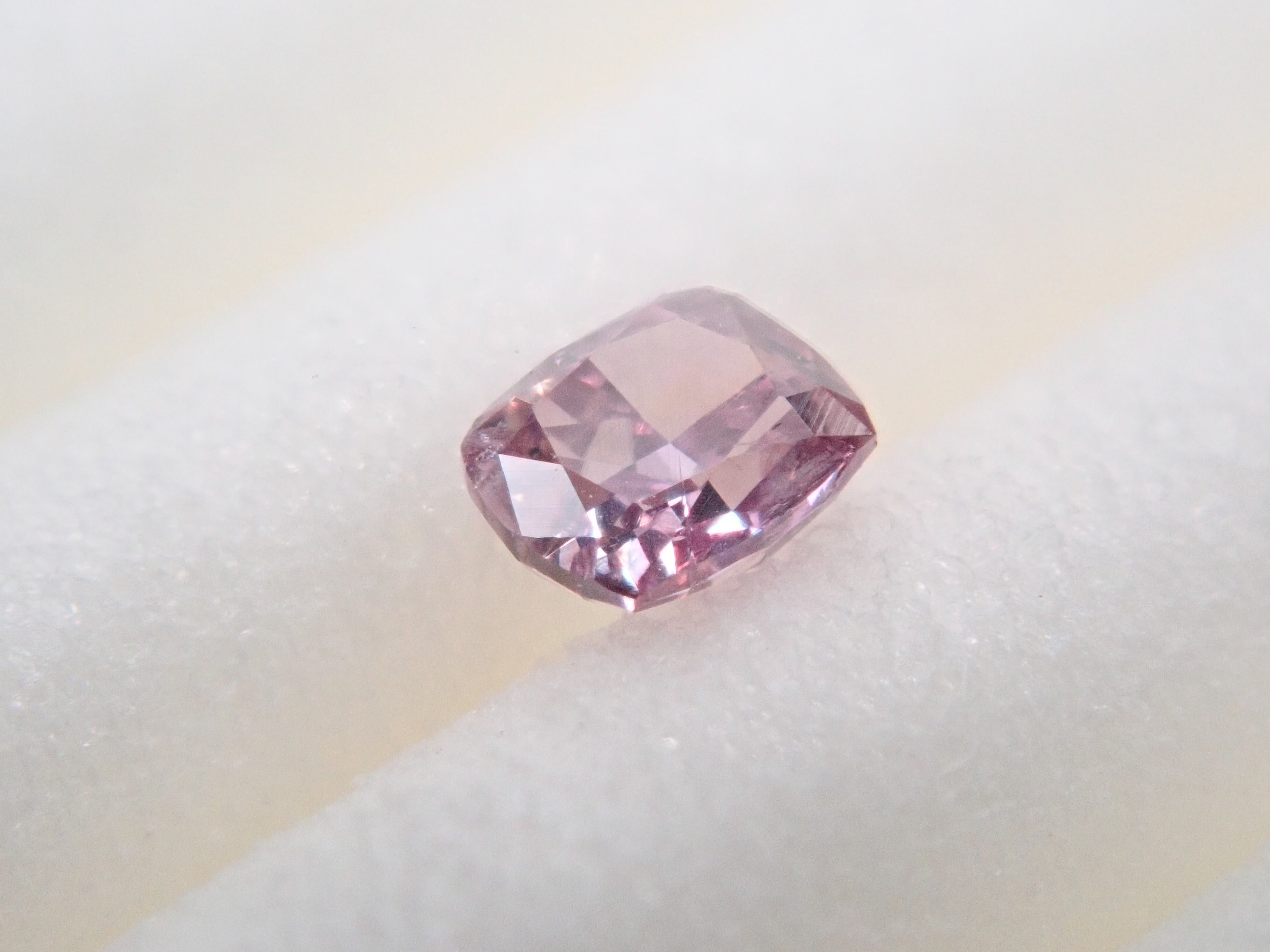 【32501684掲載】ピンクダイヤモンド 0.072ctルース(FANCY DEEP PURPLE PINK, I1)