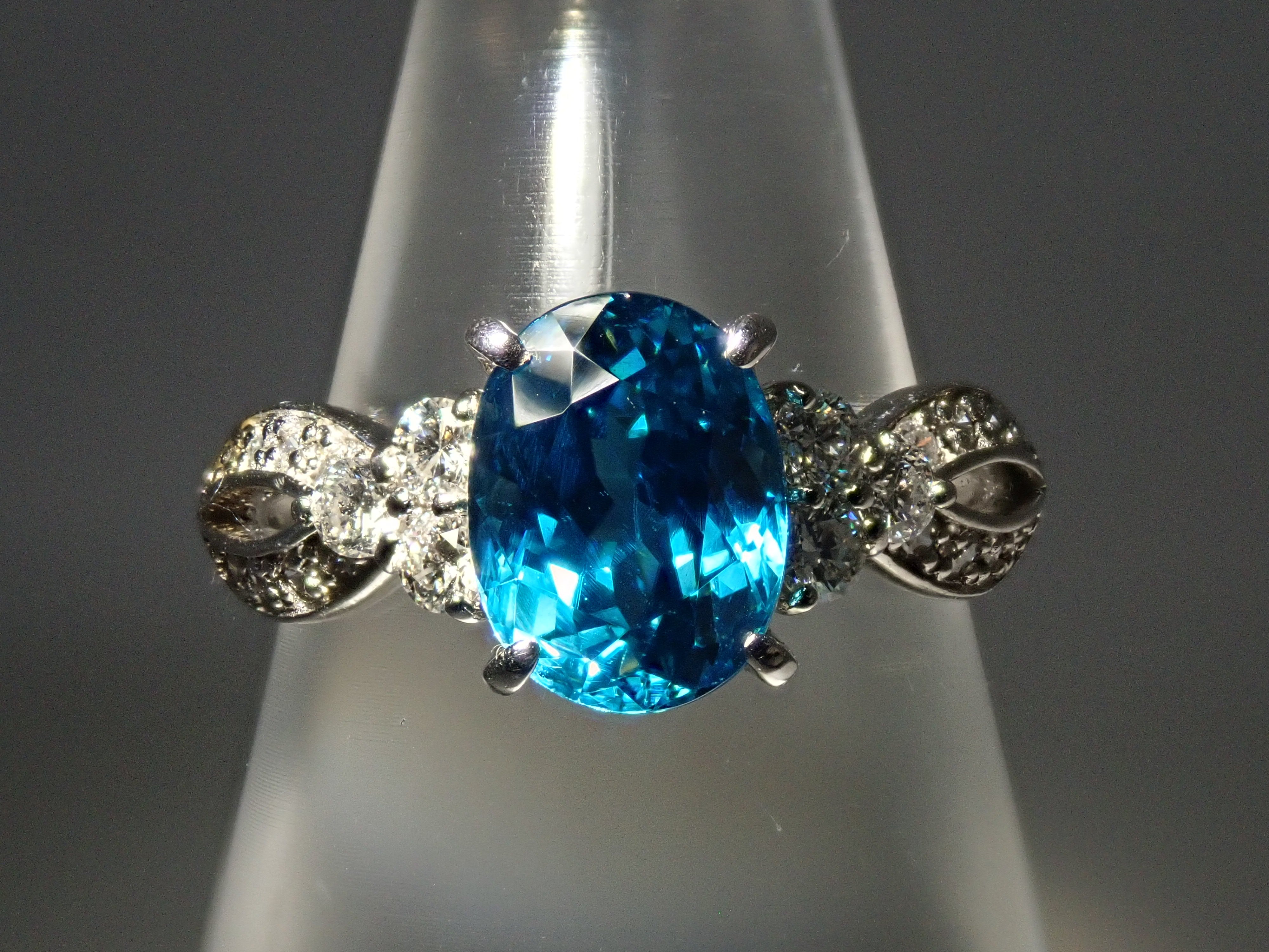 【22602584掲載】【カラフリ】Pt900 ブルージルコン(ラタナキリブルー) 2.27ct リング