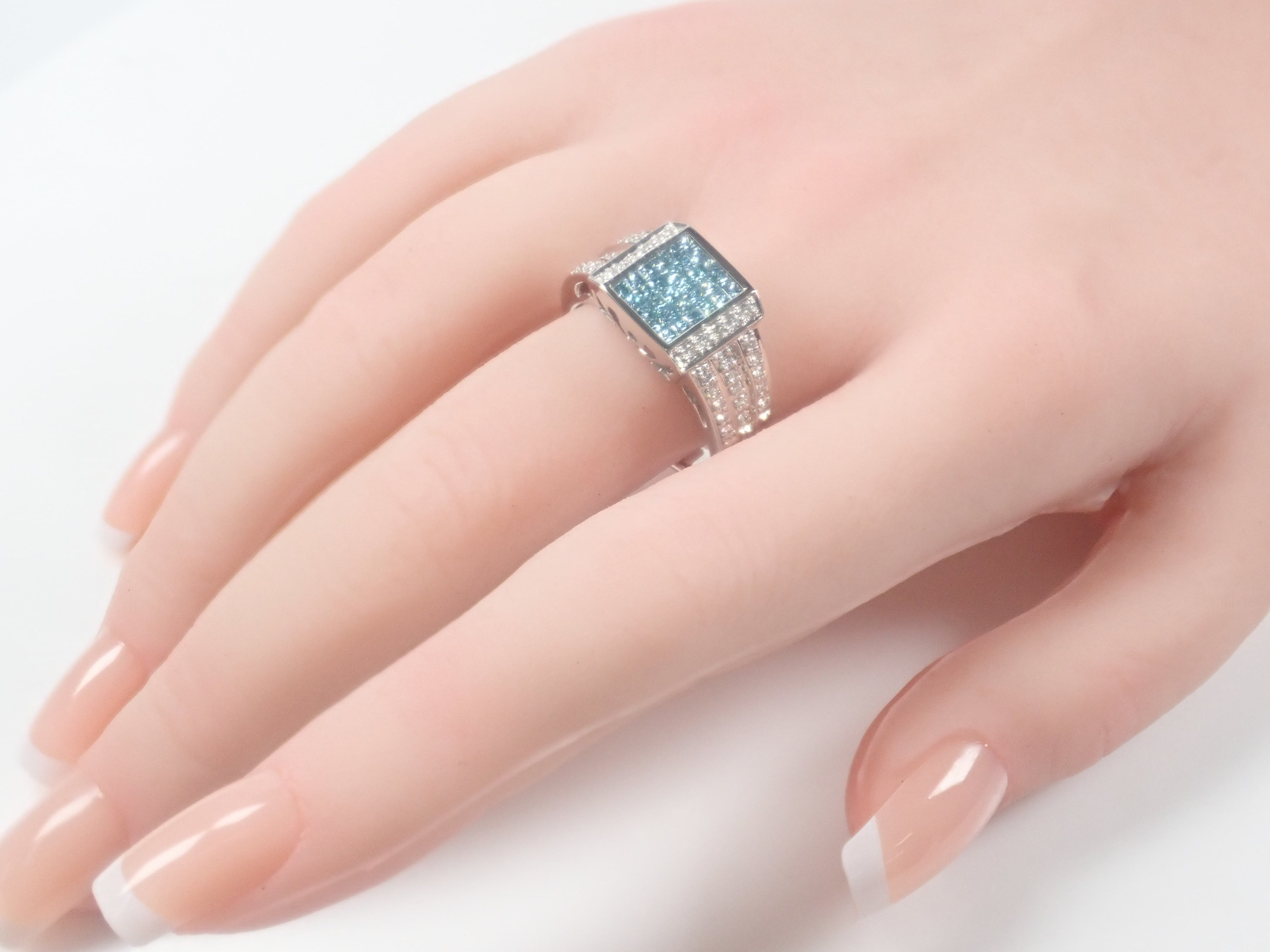 Pt900 アイスブルーダイヤモンド(トリートメント) 1.00ct リング