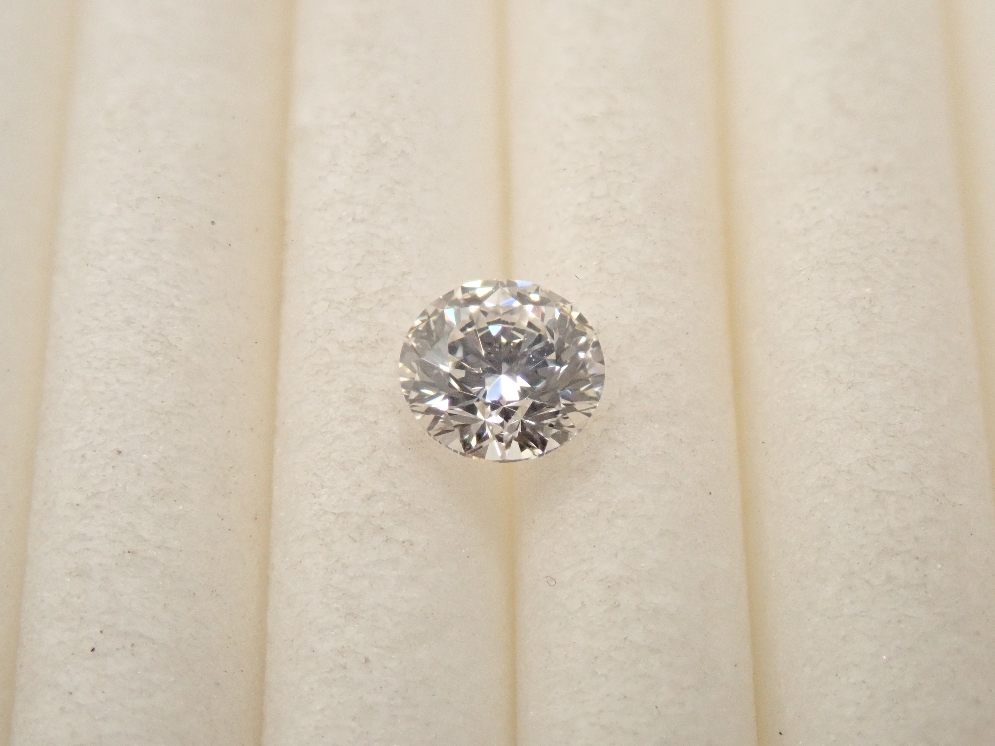 【32501889掲載】ダイヤモンド(H&C) 0.194ctルース(G, VVS-1, 3Excellent H&C)