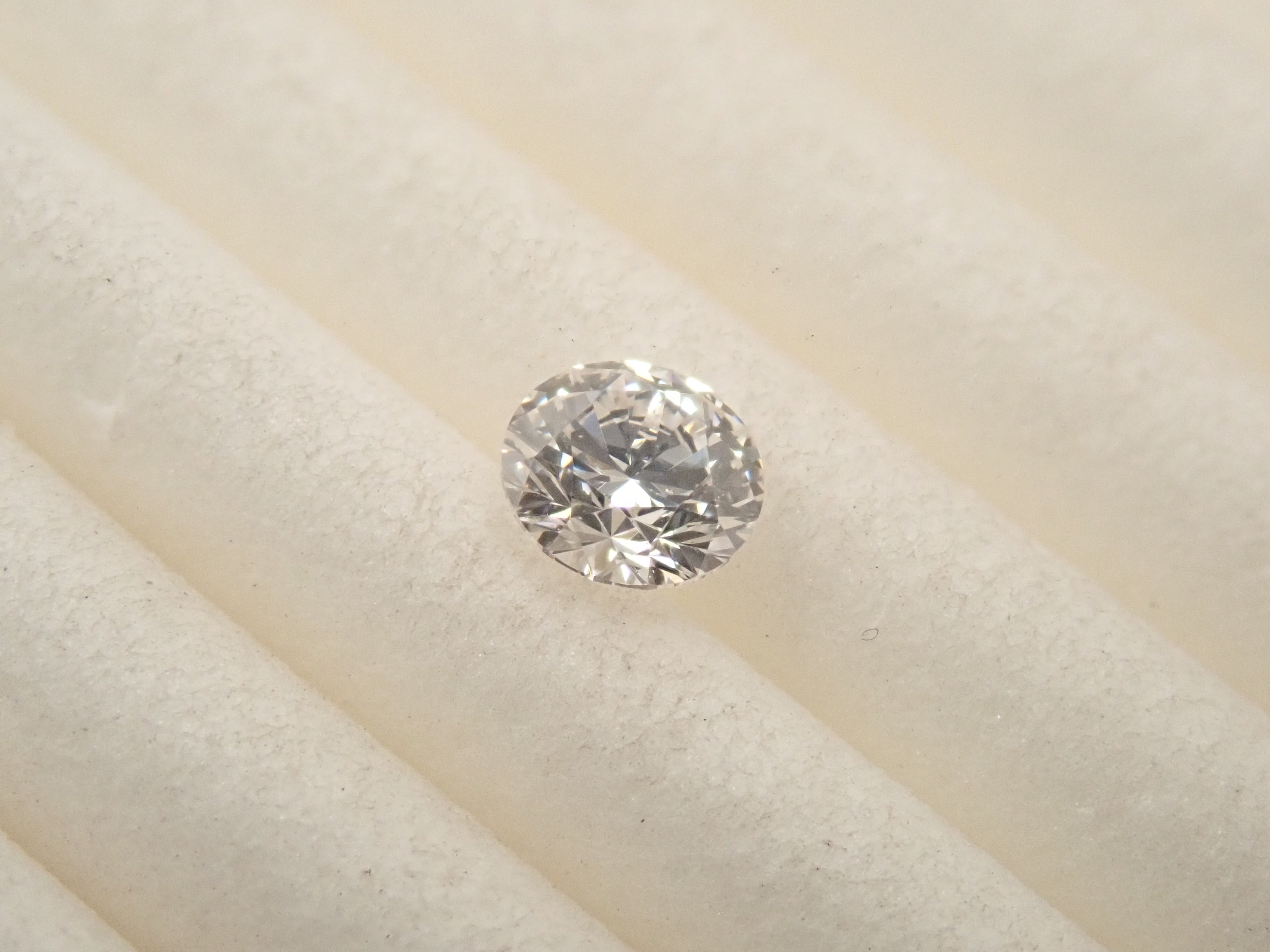 【32501889掲載】ダイヤモンド(H&C) 0.194ctルース(G, VVS-1, 3Excellent H&C)