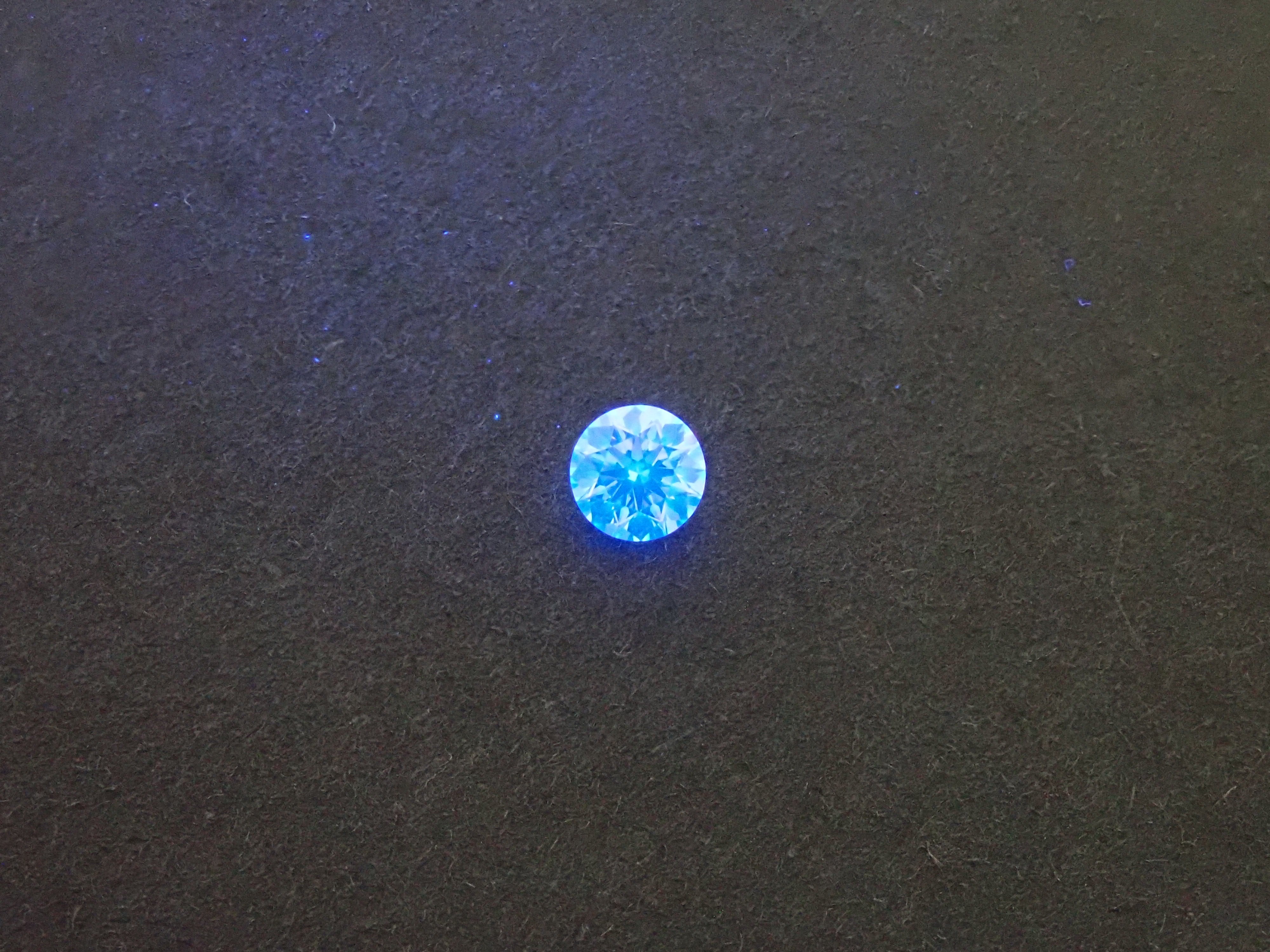 【32501889掲載】ダイヤモンド(H&C) 0.194ctルース(G, VVS-1, 3Excellent H&C)