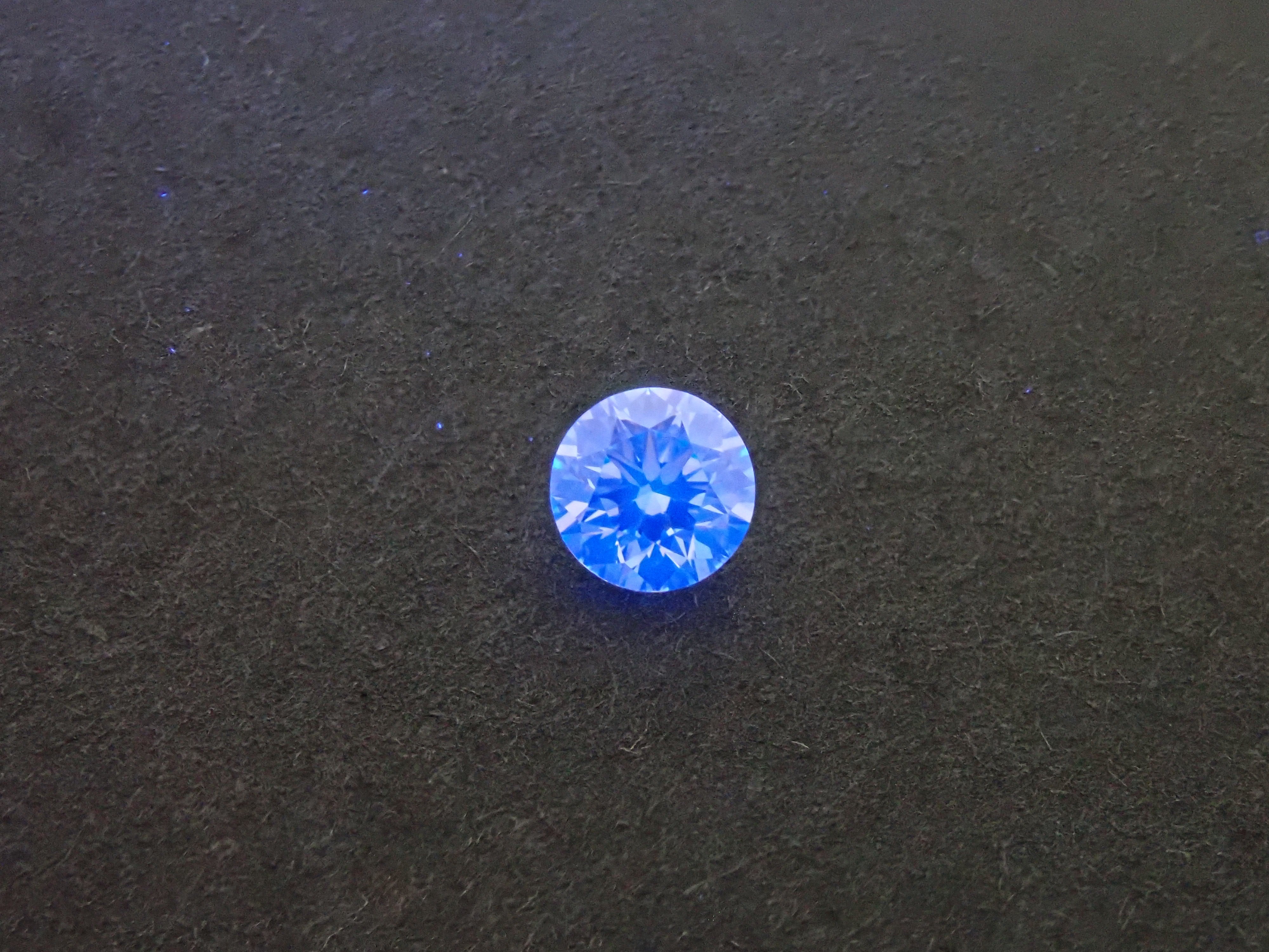 【32501889掲載】ダイヤモンド(H&C) 0.194ctルース(G, VVS-1, 3Excellent H&C)