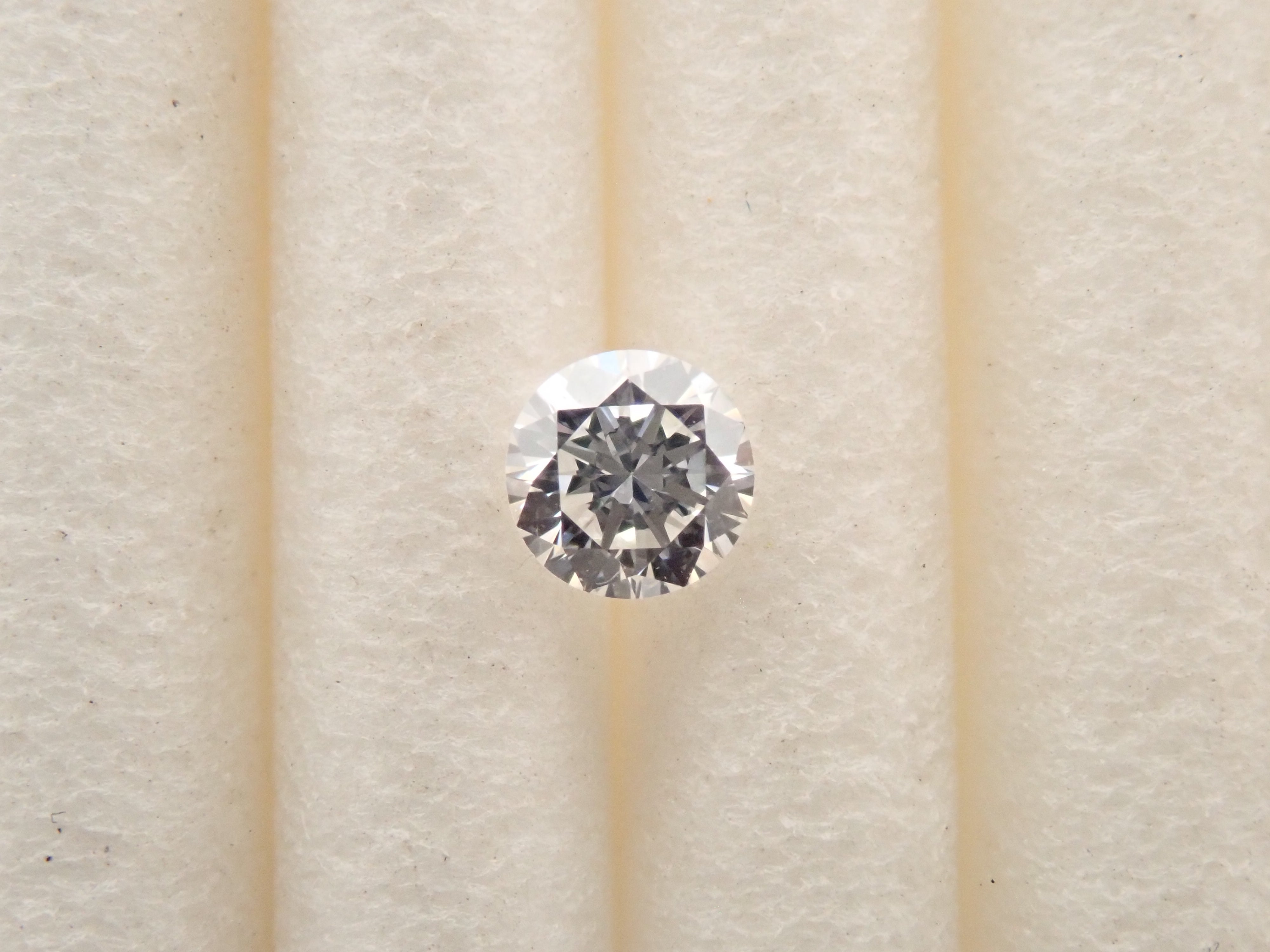 【32501897掲載】ダイヤモンド 0.101ctルース(D, VVS-2, VeryGood)