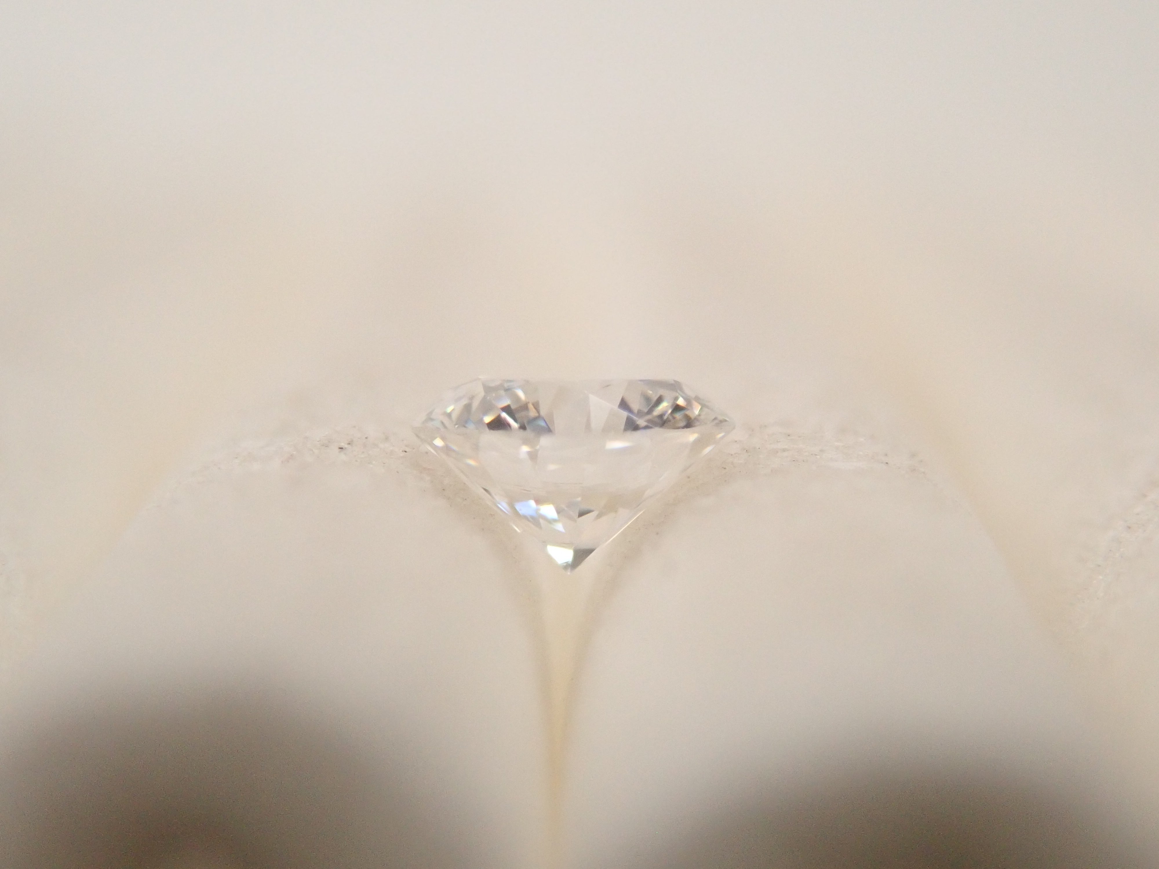 【32501897掲載】ダイヤモンド 0.101ctルース(D, VVS-2, VeryGood)