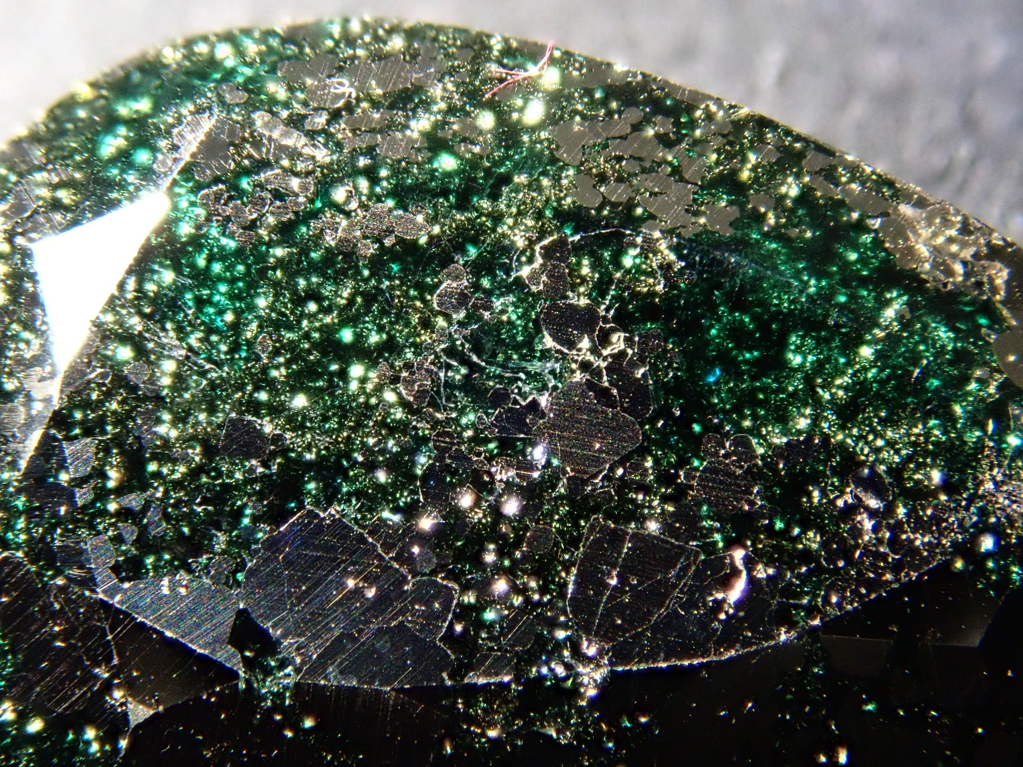 【12562757掲載】コロンビア産パイライトインエメラルド 4.226ctルース