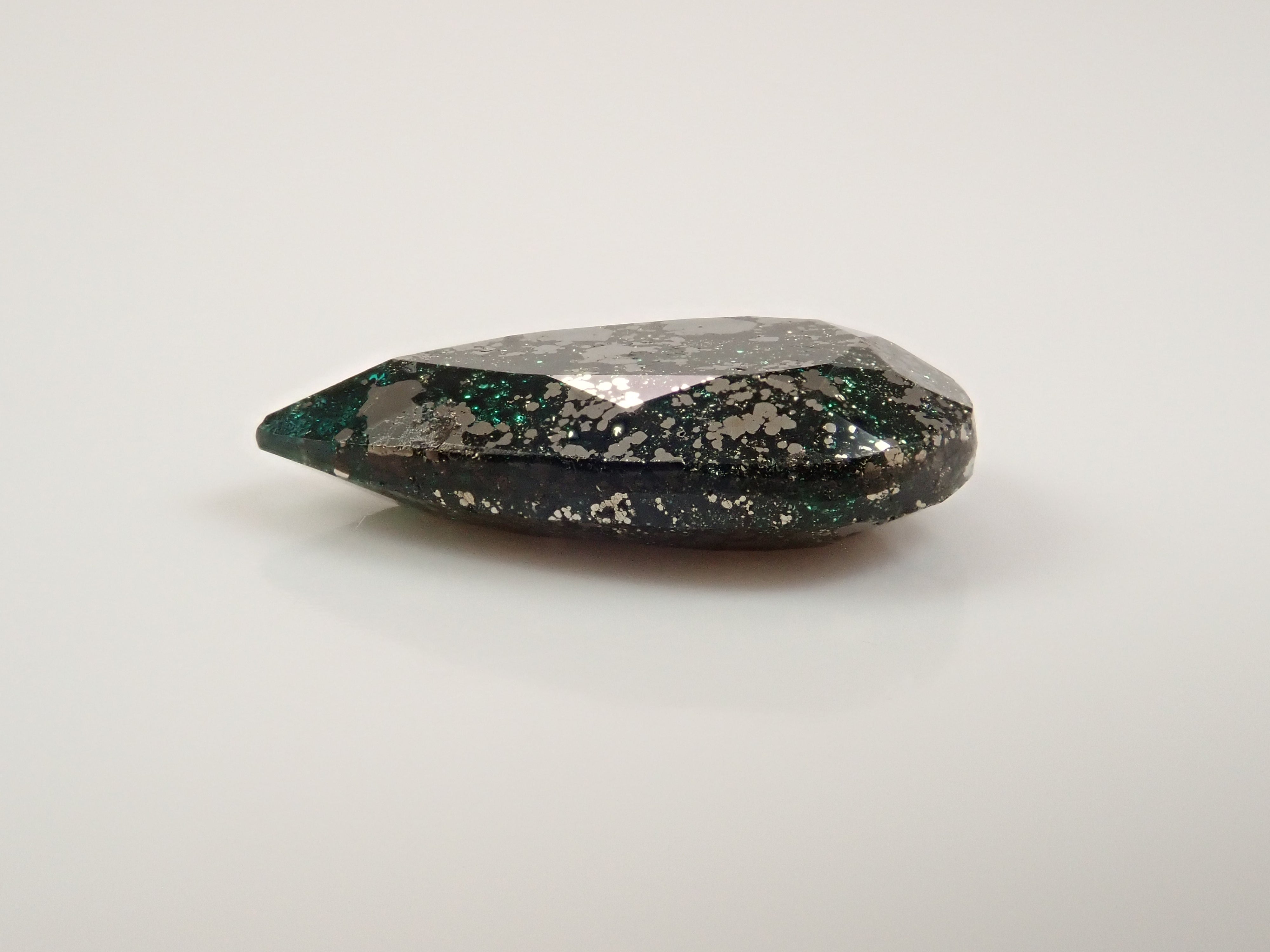 【12562757掲載】コロンビア産パイライトインエメラルド 4.226ctルース