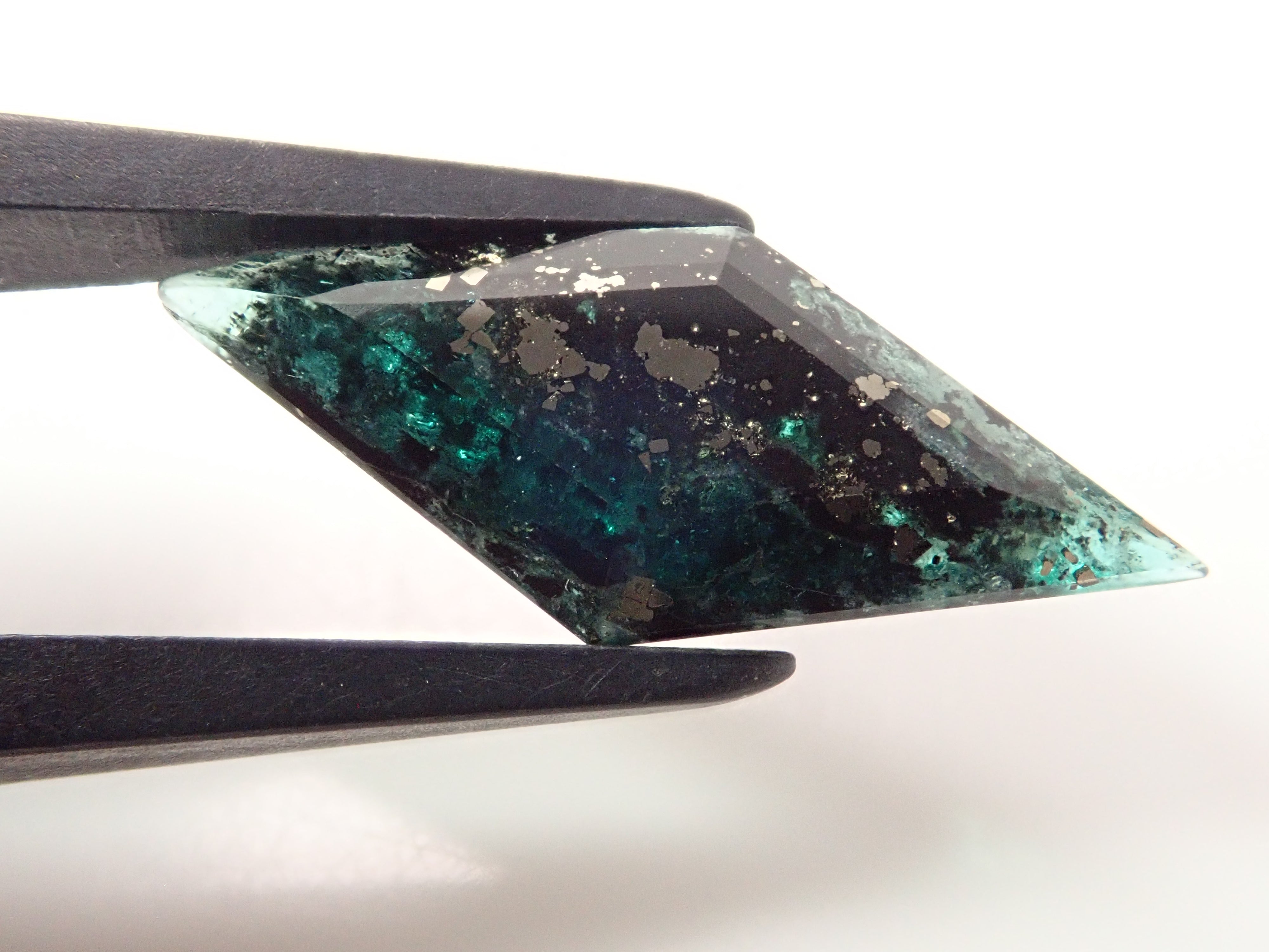 【12562758掲載】コロンビア産パイライトインエメラルド 3.346ctルース