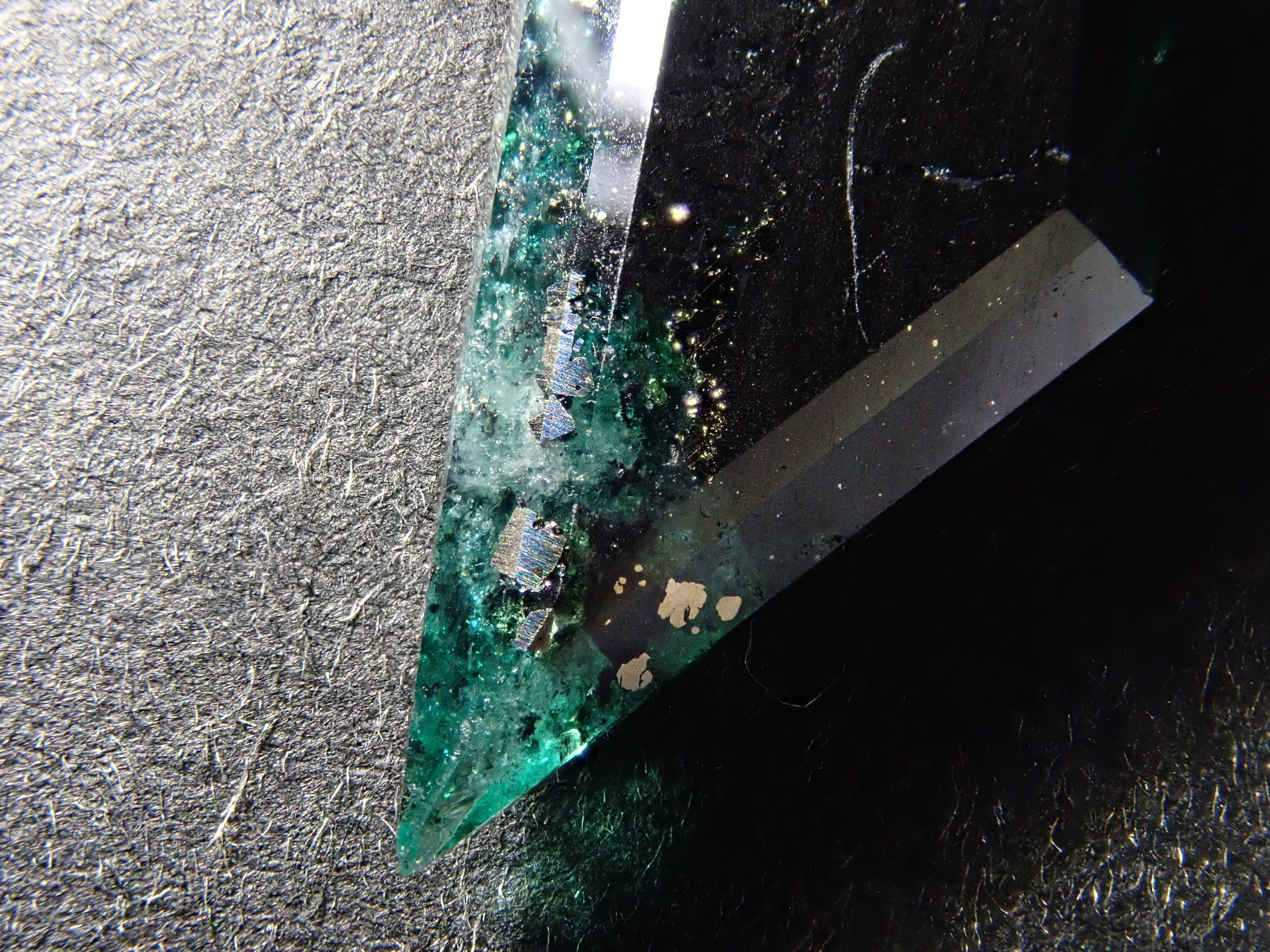 【12562758掲載】コロンビア産パイライトインエメラルド 3.346ctルース