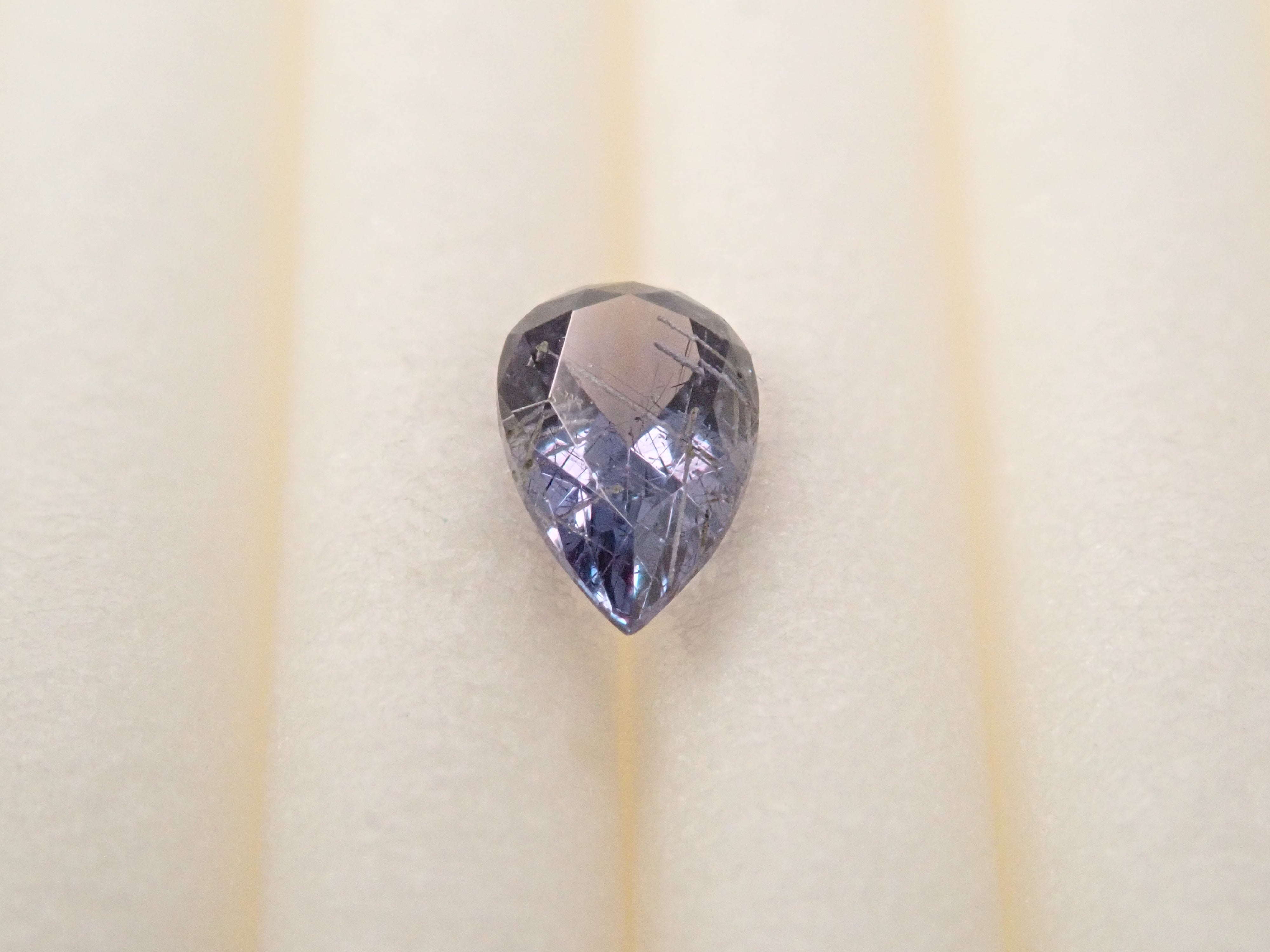 【12562763掲載】マダガスカル産ベキリーブルーガーネット(カラーチェンジガーネット) 0.206ctルース