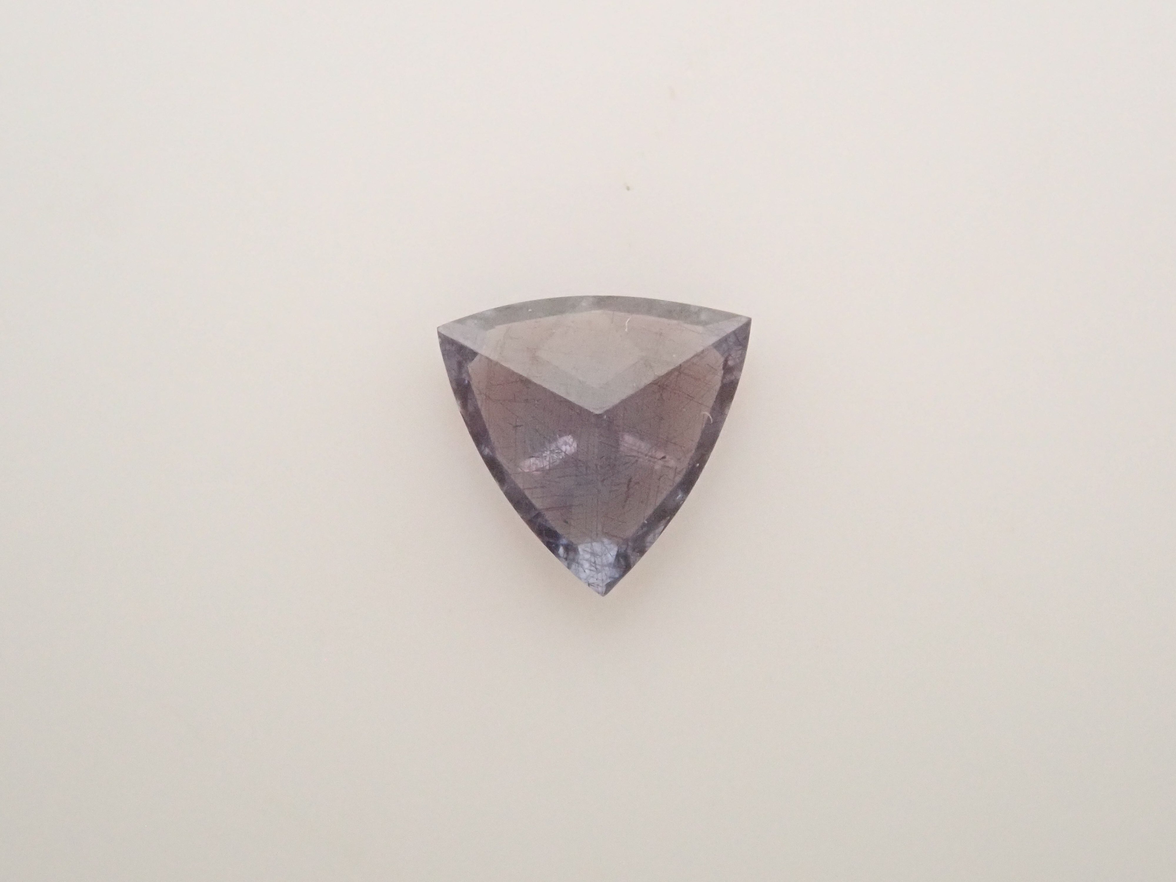 【12562764掲載】マダガスカル産ベキリーブルーガーネット(カラーチェンジガーネット) 0.221ctルース