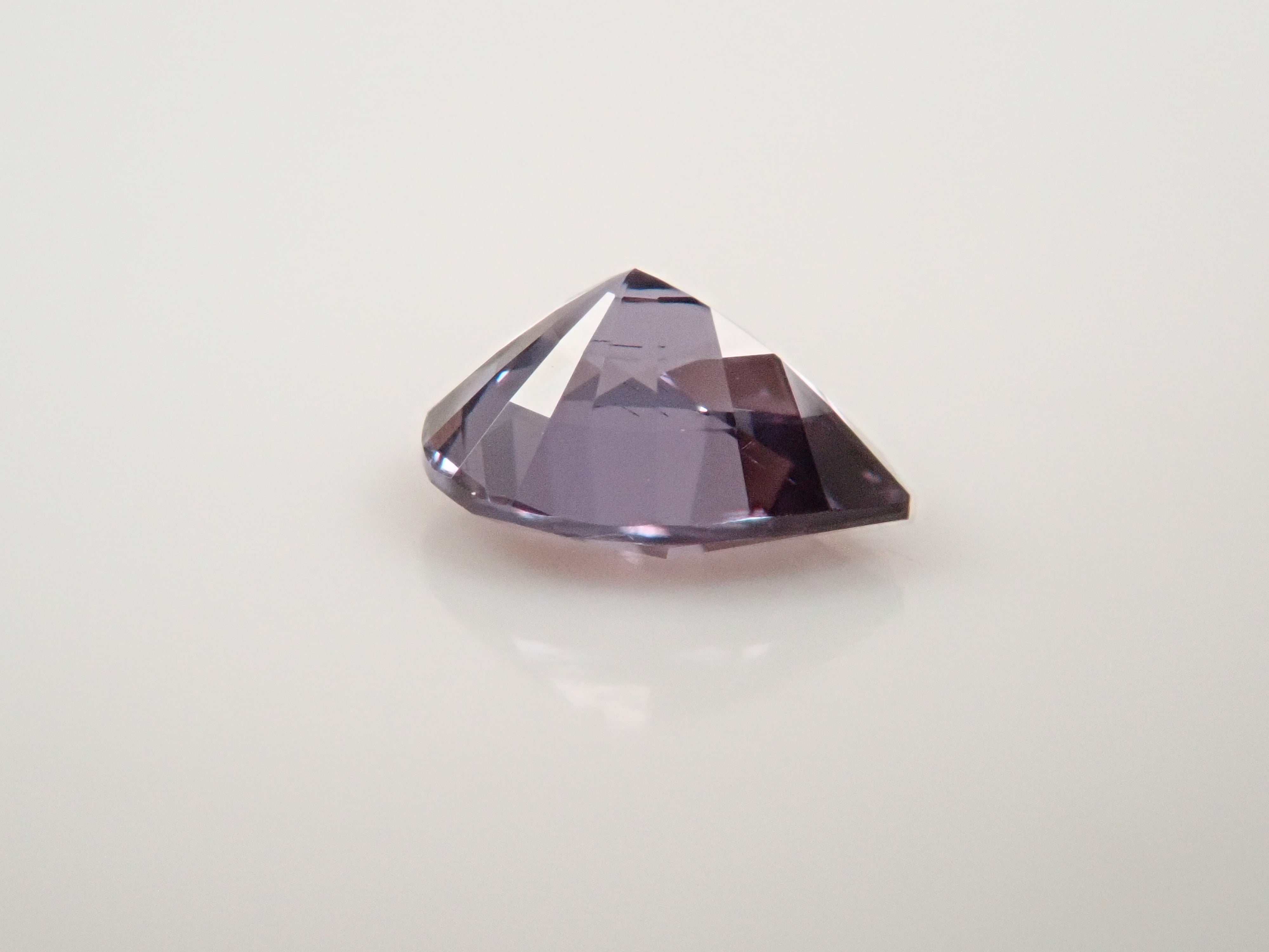 【12562766掲載】マダガスカル産ベキリーブルーガーネット(カラーチェンジガーネット) 0.230ctルース