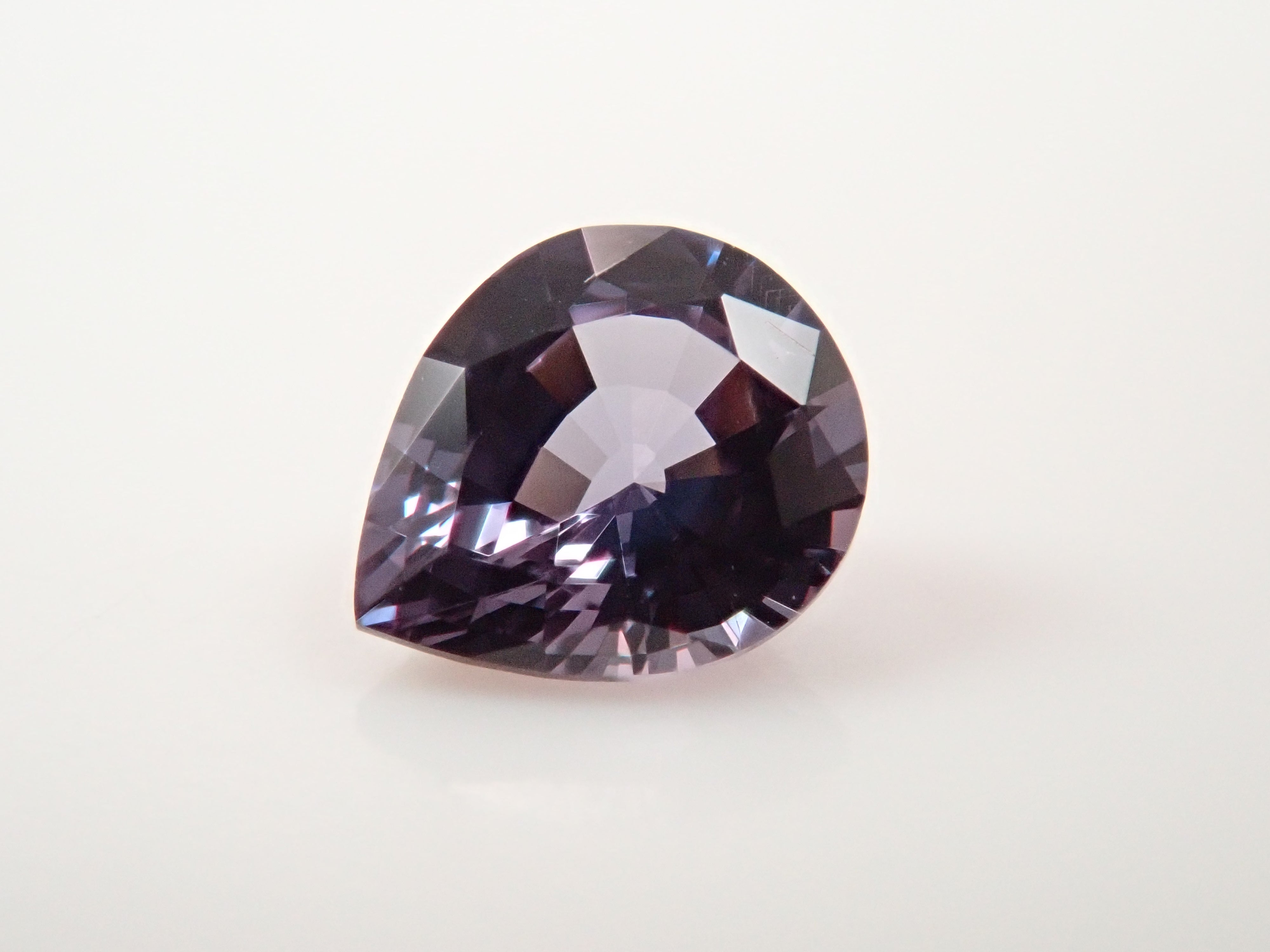 【12562766掲載】マダガスカル産ベキリーブルーガーネット(カラーチェンジガーネット) 0.230ctルース