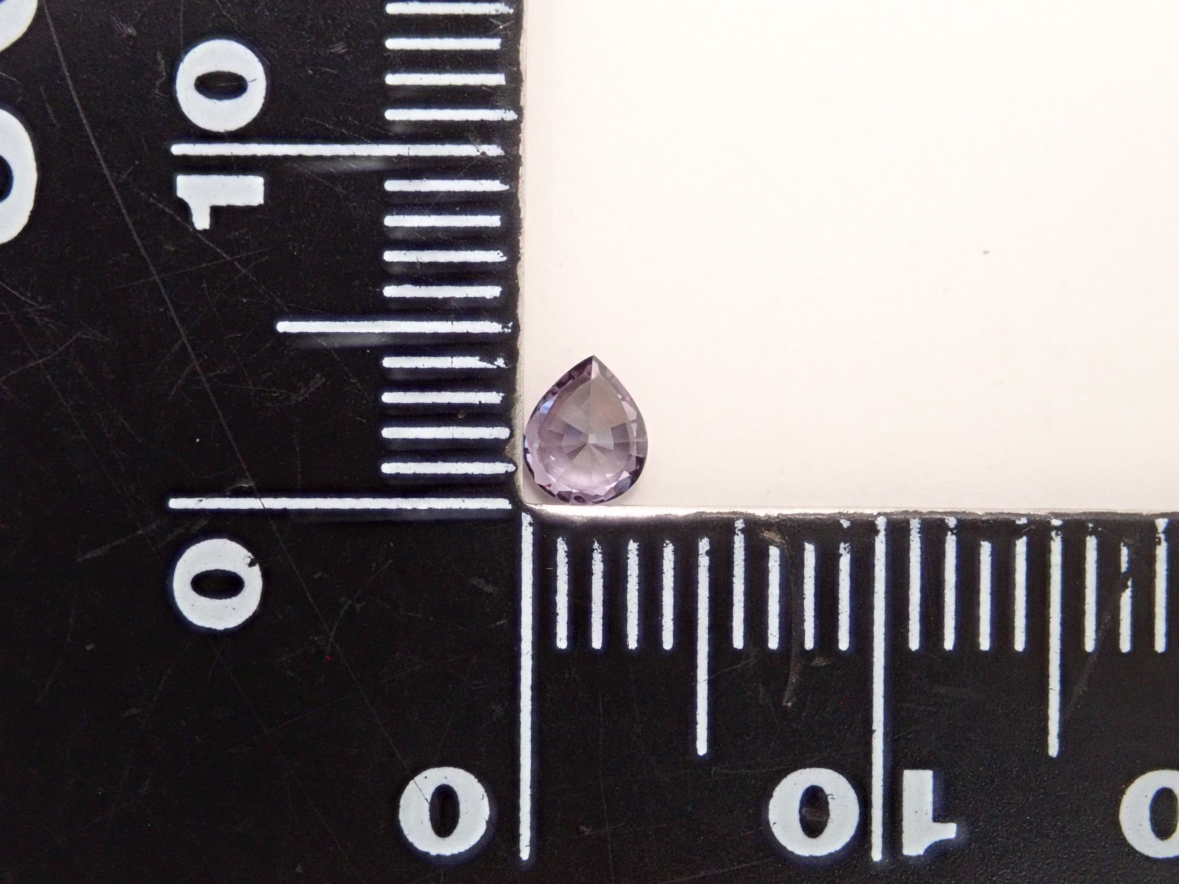 【12562766掲載】マダガスカル産ベキリーブルーガーネット(カラーチェンジガーネット) 0.230ctルース