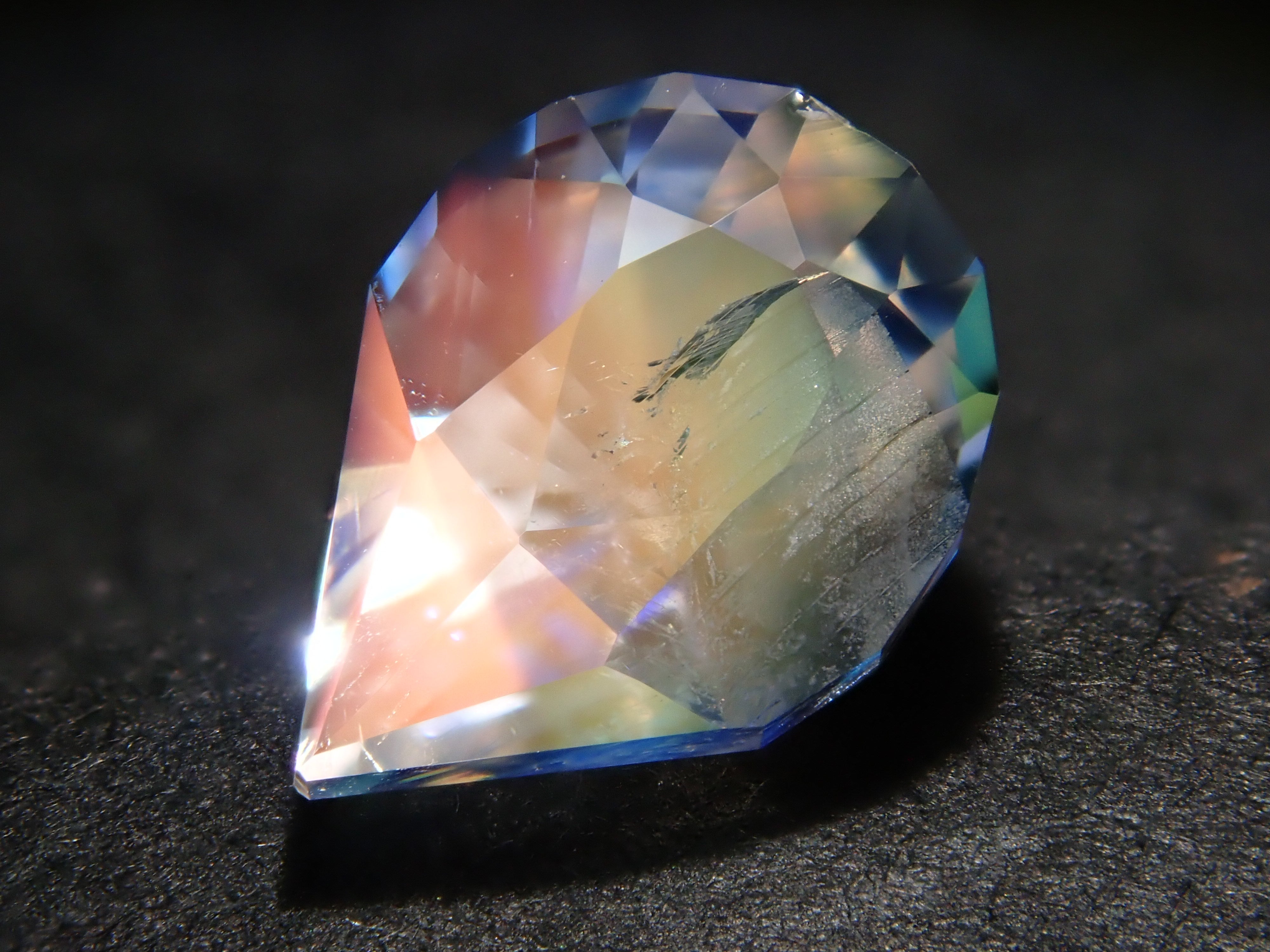 アンデシン・ラブラドライト(通称名 レインボームーンストーン) 1.043ctルース