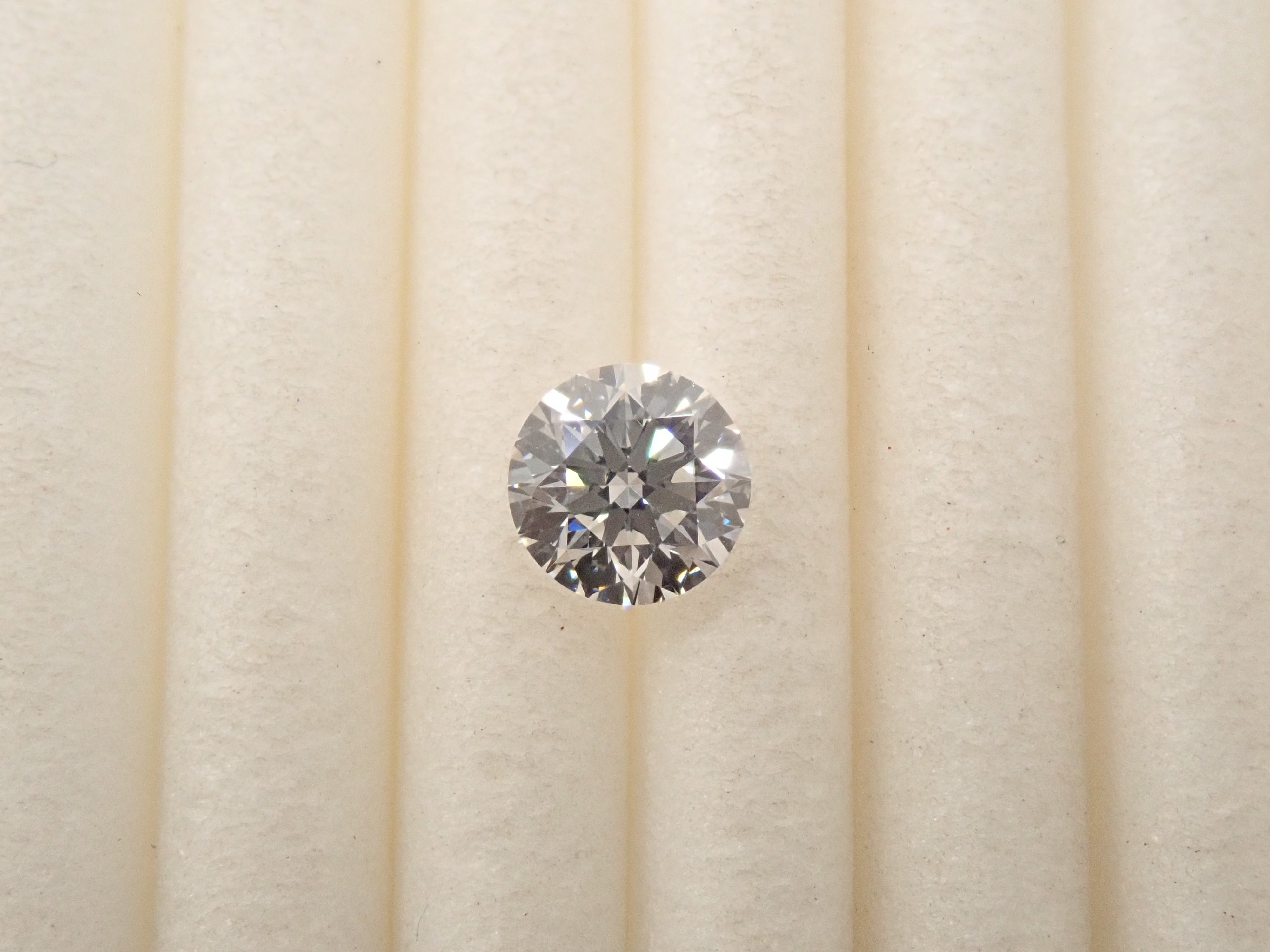 【32501883掲載】インターナリーフローレスダイヤモンド(H&C) 0.360ctルース(D, IF, 3Excellent H&C)