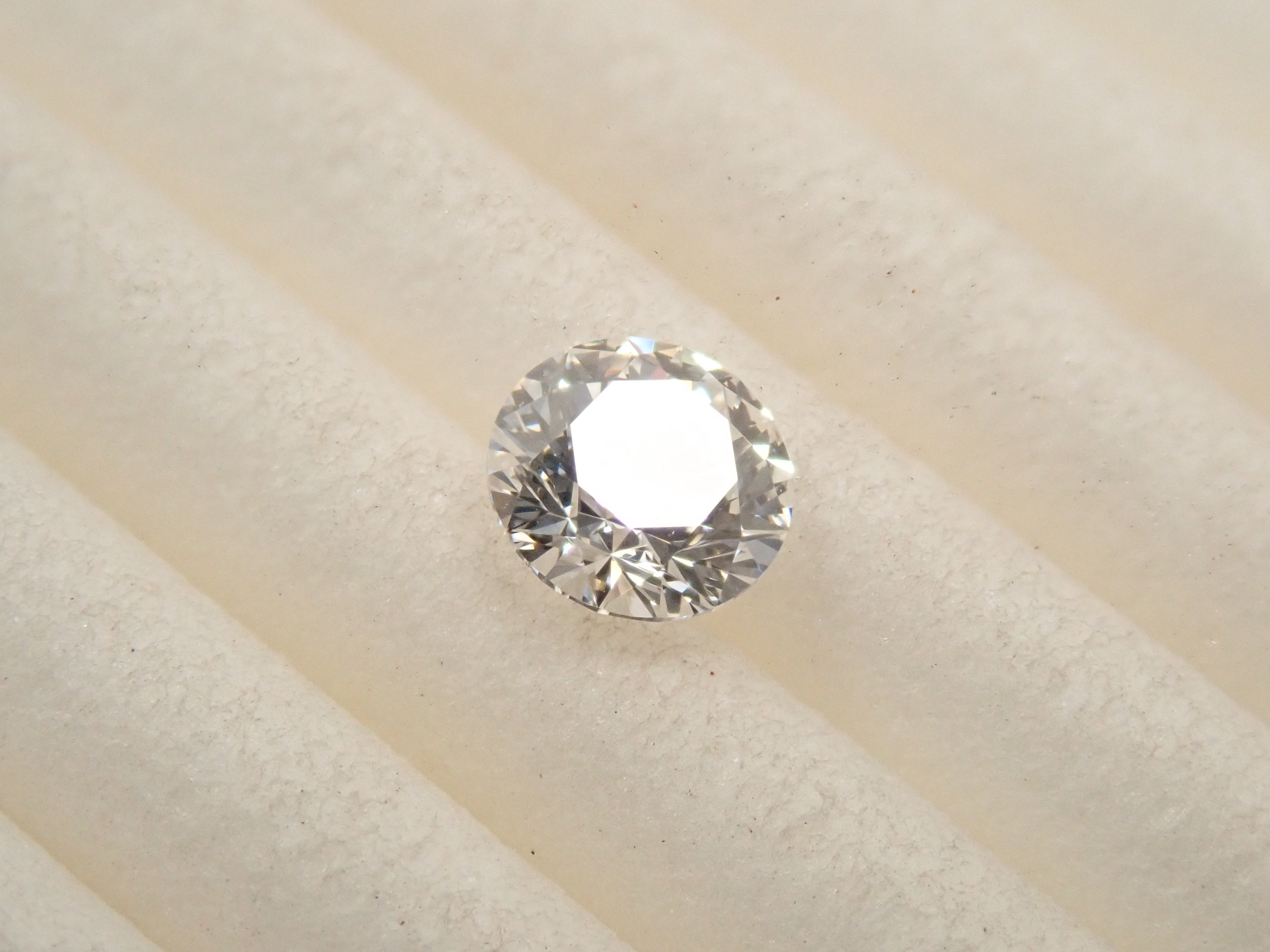 【32501883掲載】インターナリーフローレスダイヤモンド(H&C) 0.360ctルース(D, IF, 3Excellent H&C)