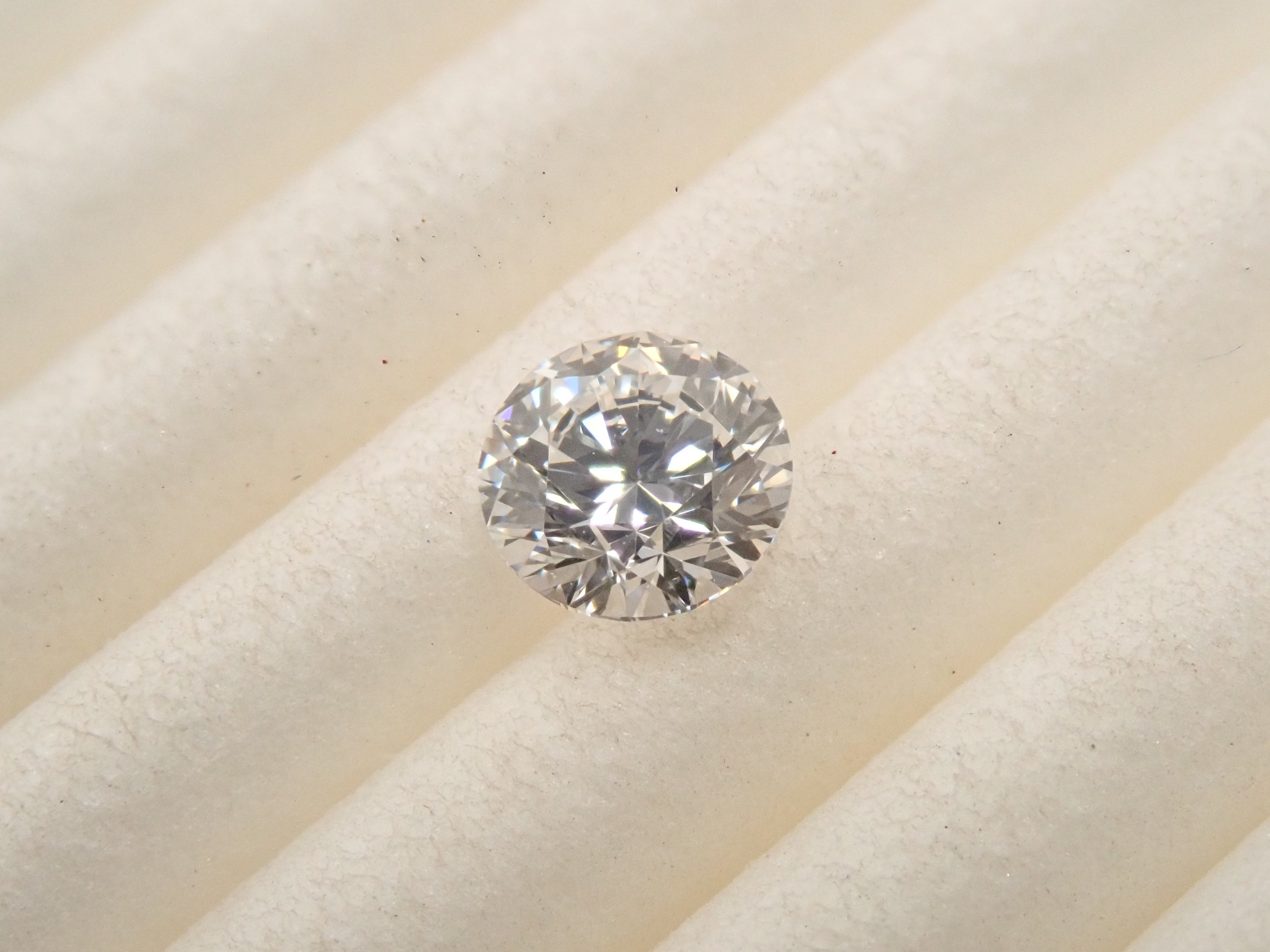 【32501883掲載】インターナリーフローレスダイヤモンド(H&C) 0.360ctルース(D, IF, 3Excellent H&C)