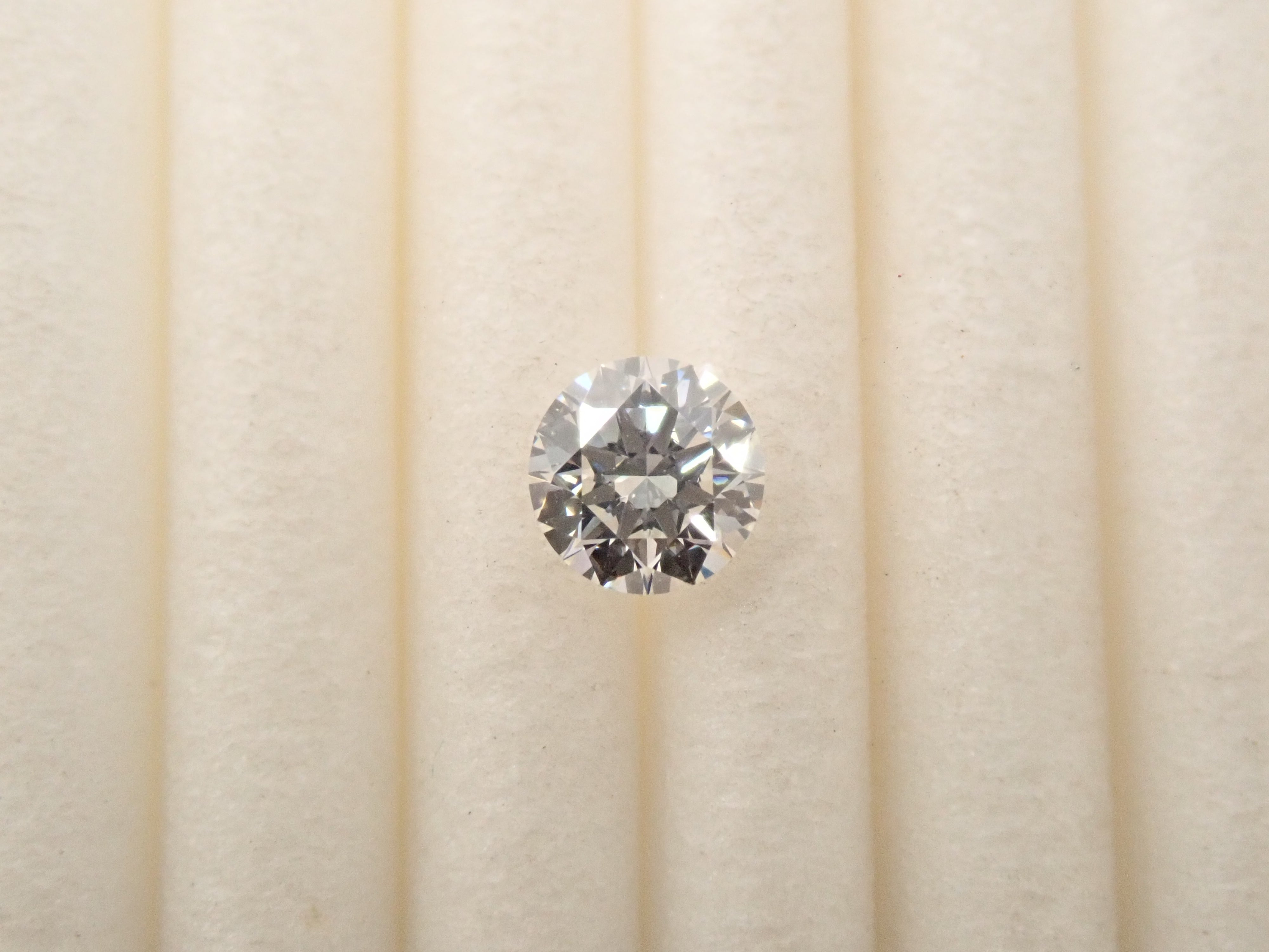 【32501902掲載】インターナリーフローレスダイヤモンド 0.300ctルース(F, IF, 3Excellent)