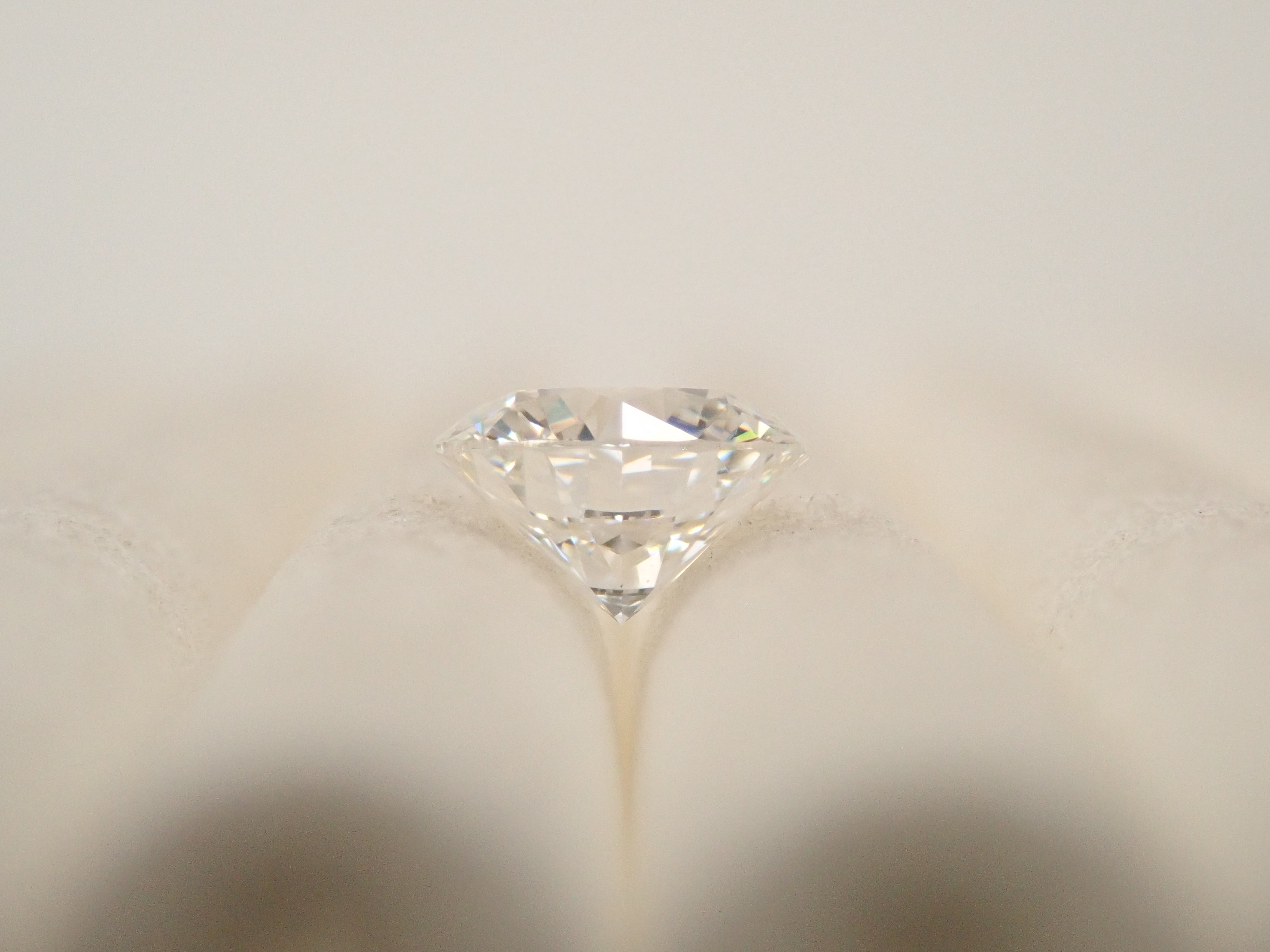 【32501902掲載】インターナリーフローレスダイヤモンド 0.300ctルース(F, IF, 3Excellent)