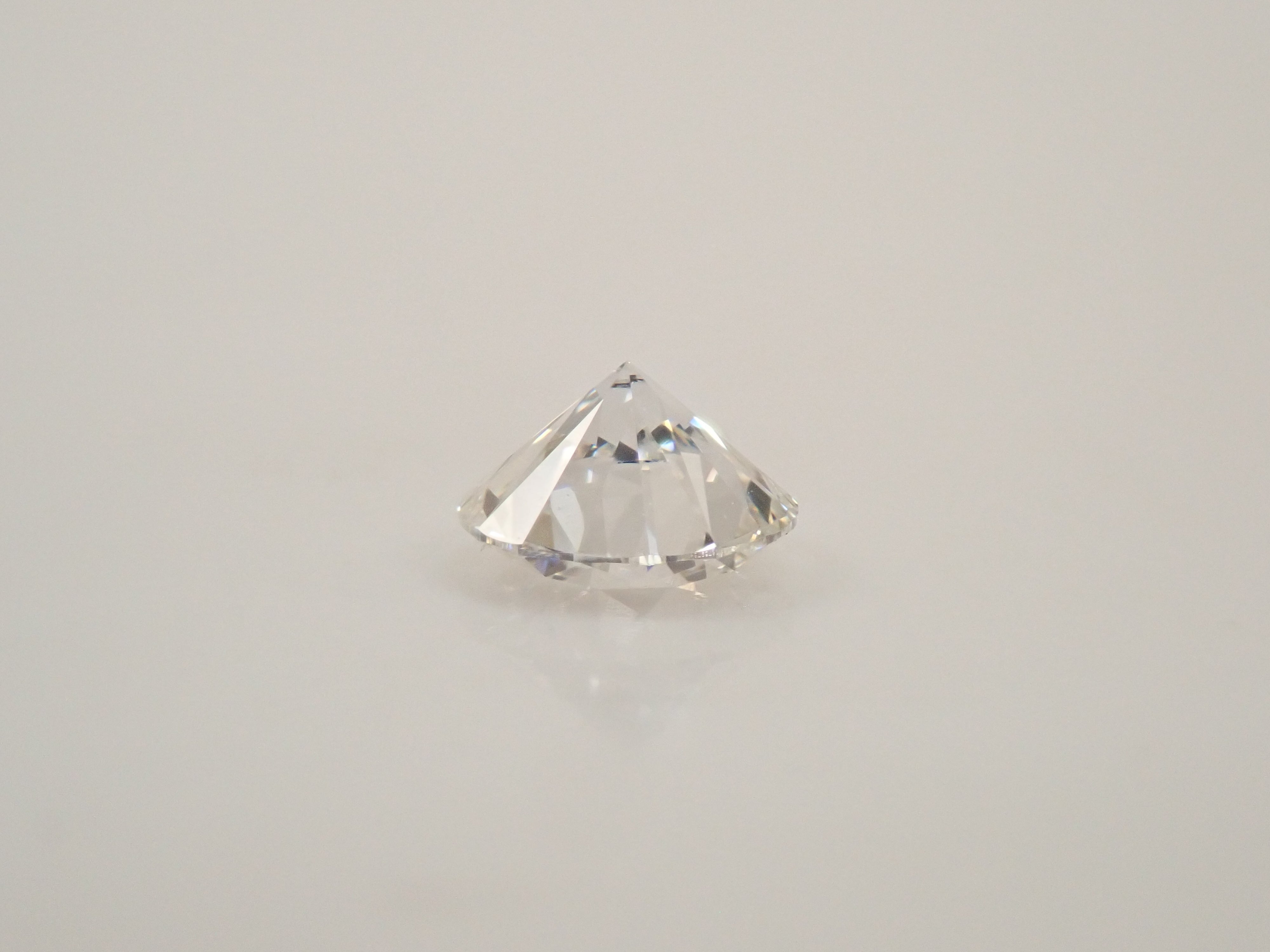 【32501902掲載】インターナリーフローレスダイヤモンド 0.300ctルース(F, IF, 3Excellent)