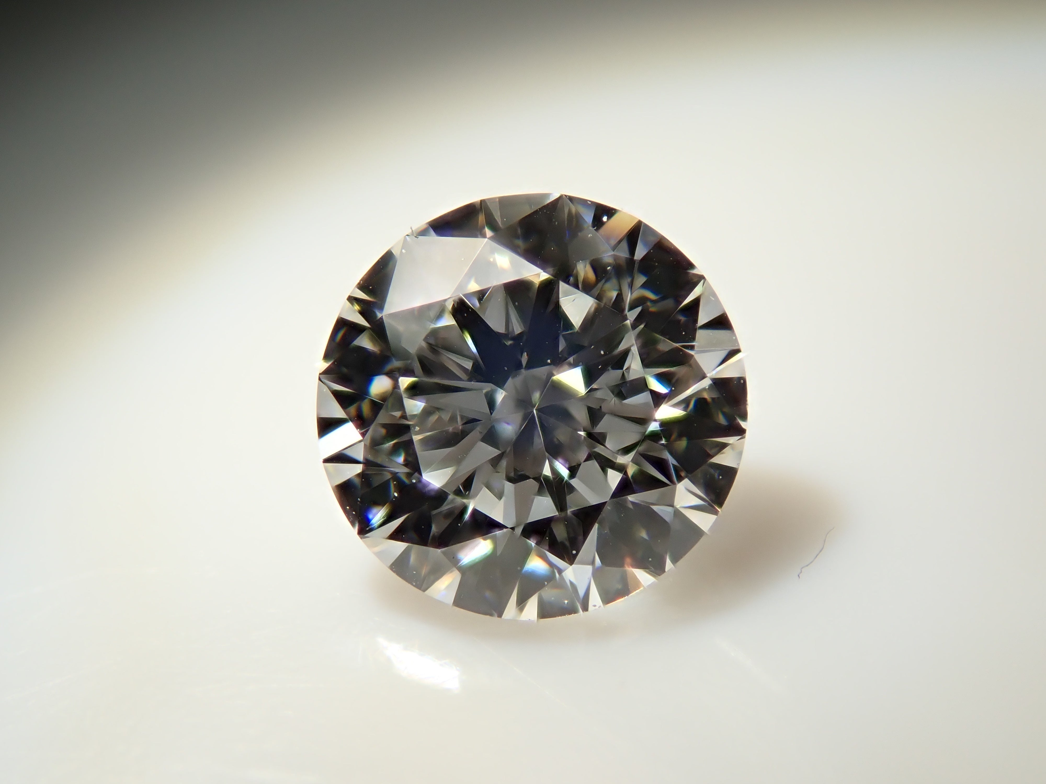 【32501902掲載】インターナリーフローレスダイヤモンド 0.300ctルース(F, IF, 3Excellent)