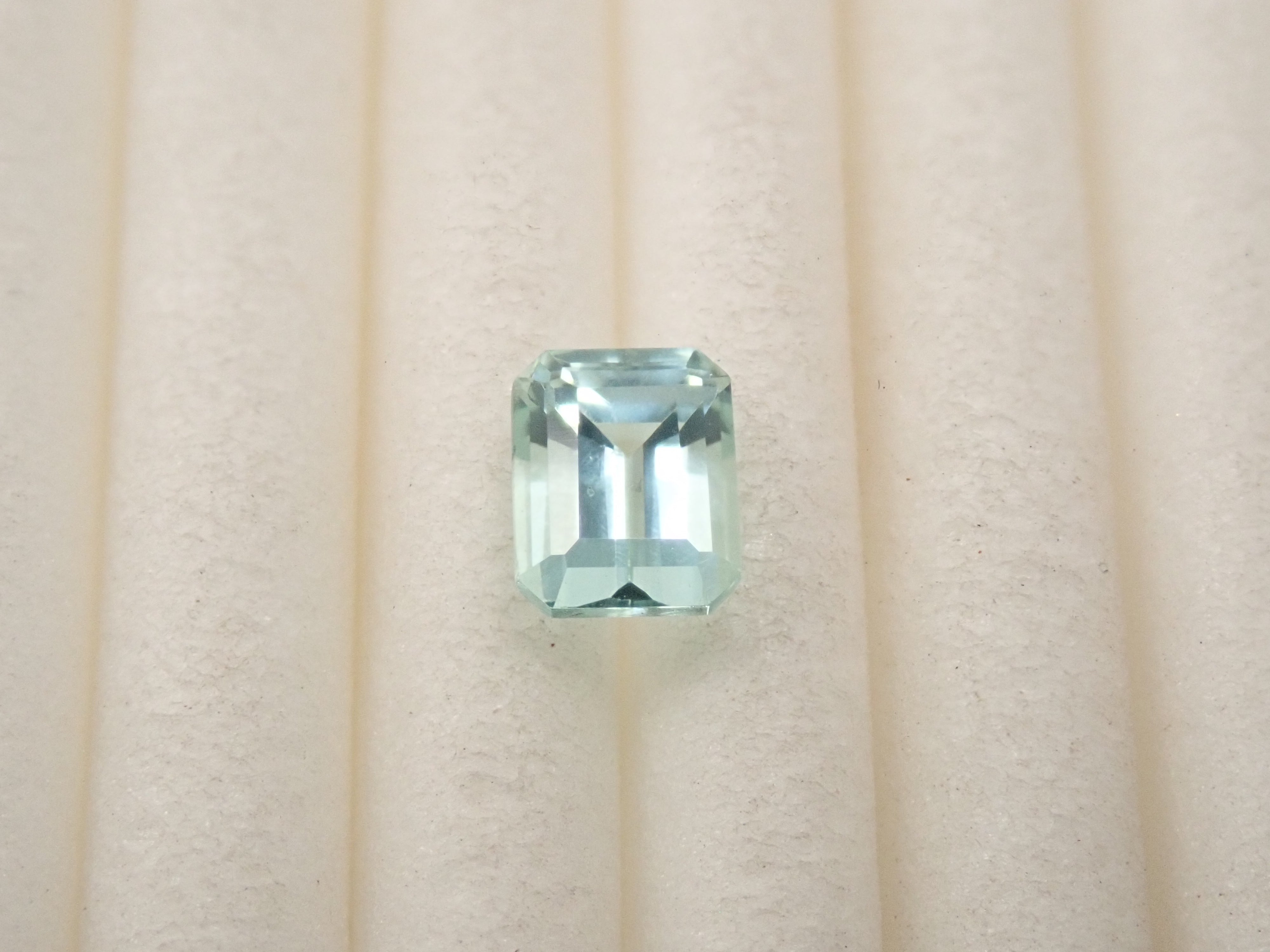 【12562853掲載】ボリビア産フォスフォフィライト 0.448ctルース