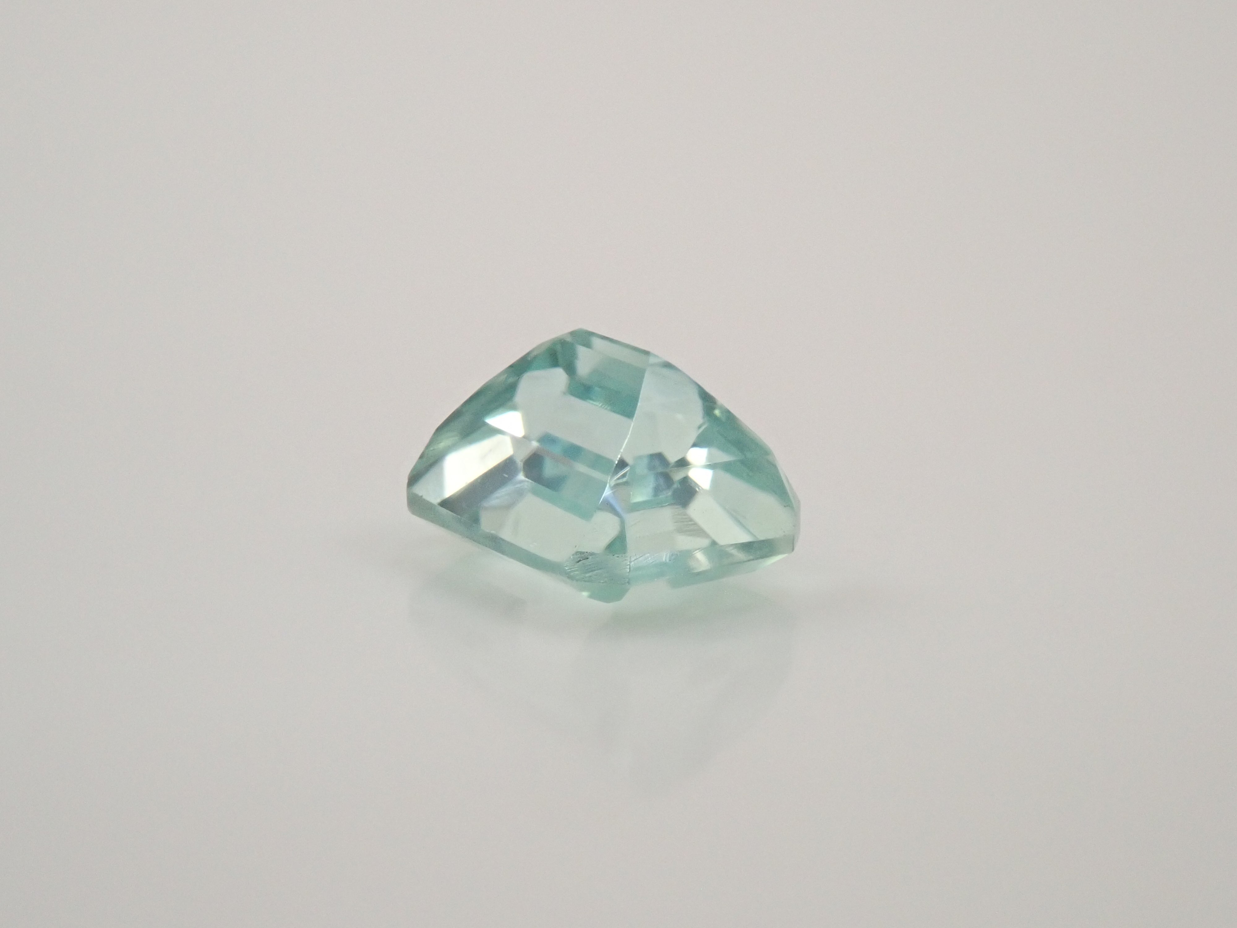 【12562853掲載】ボリビア産フォスフォフィライト 0.448ctルース