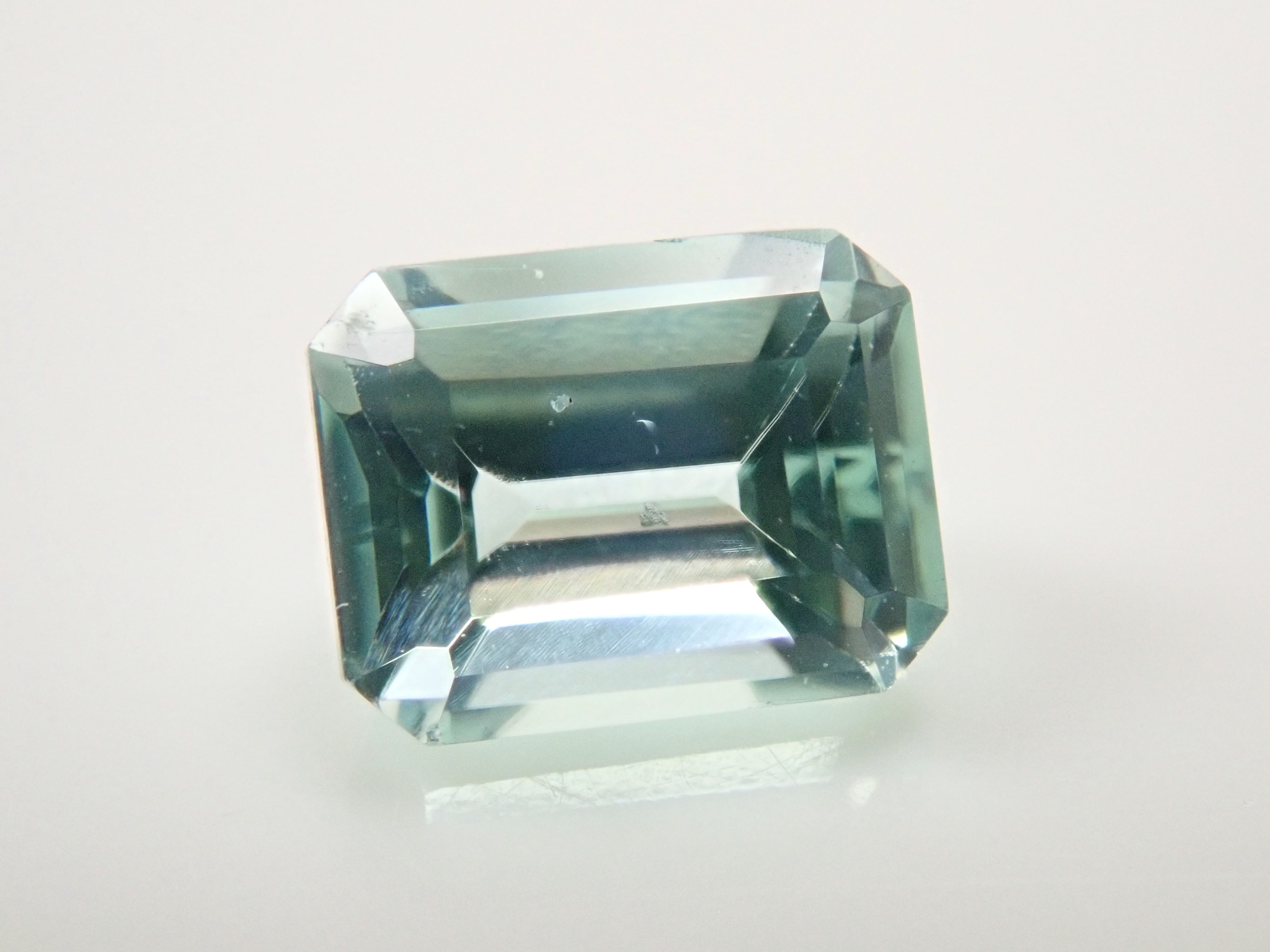 【抽選販売0428_2_12】ボリビア産フォスフォフィライト 0.448ctルース 鑑別書