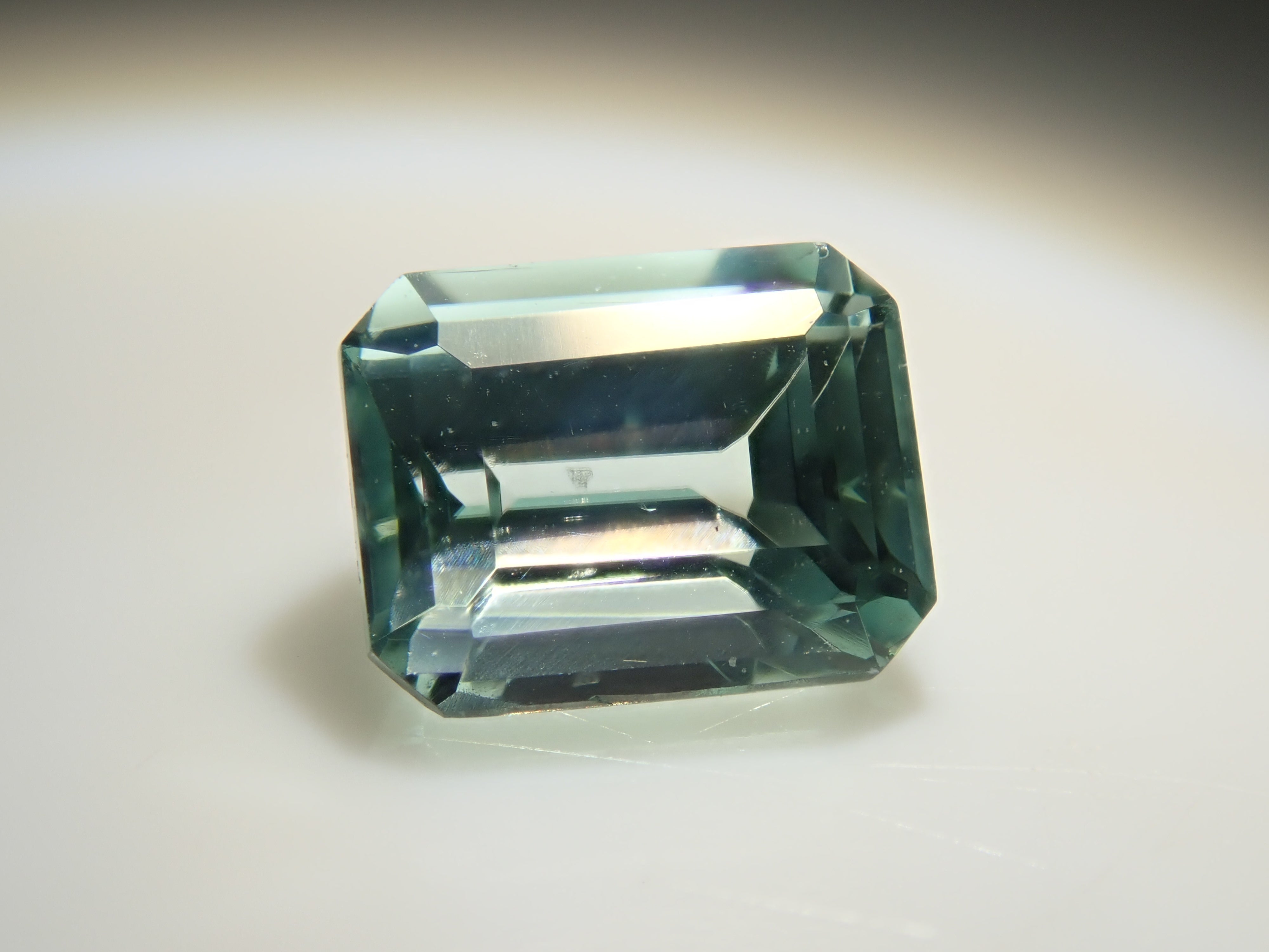 【12562853掲載】ボリビア産フォスフォフィライト 0.448ctルース