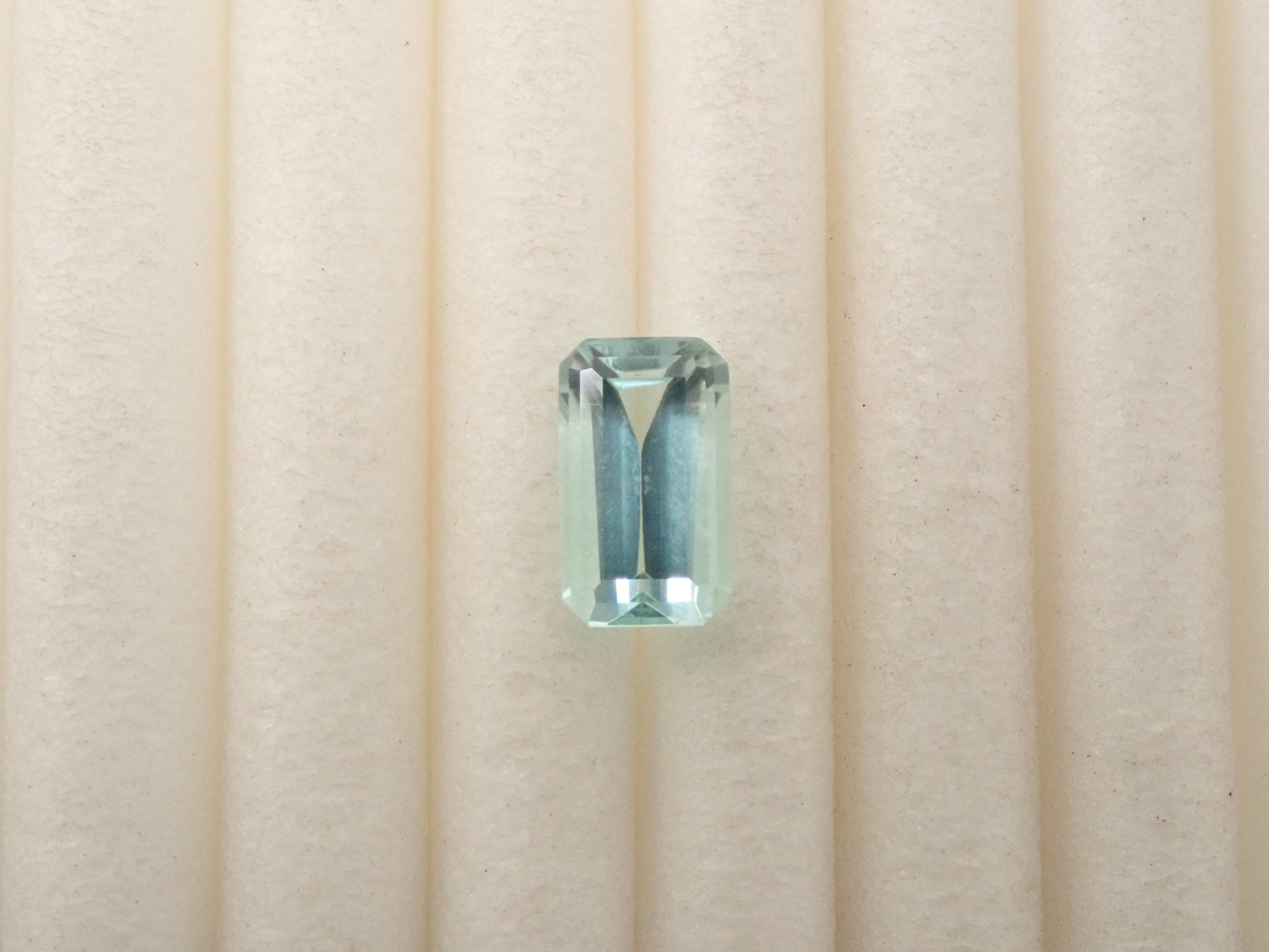 【12562855掲載】ボリビア産フォスフォフィライト 0.559ctルース