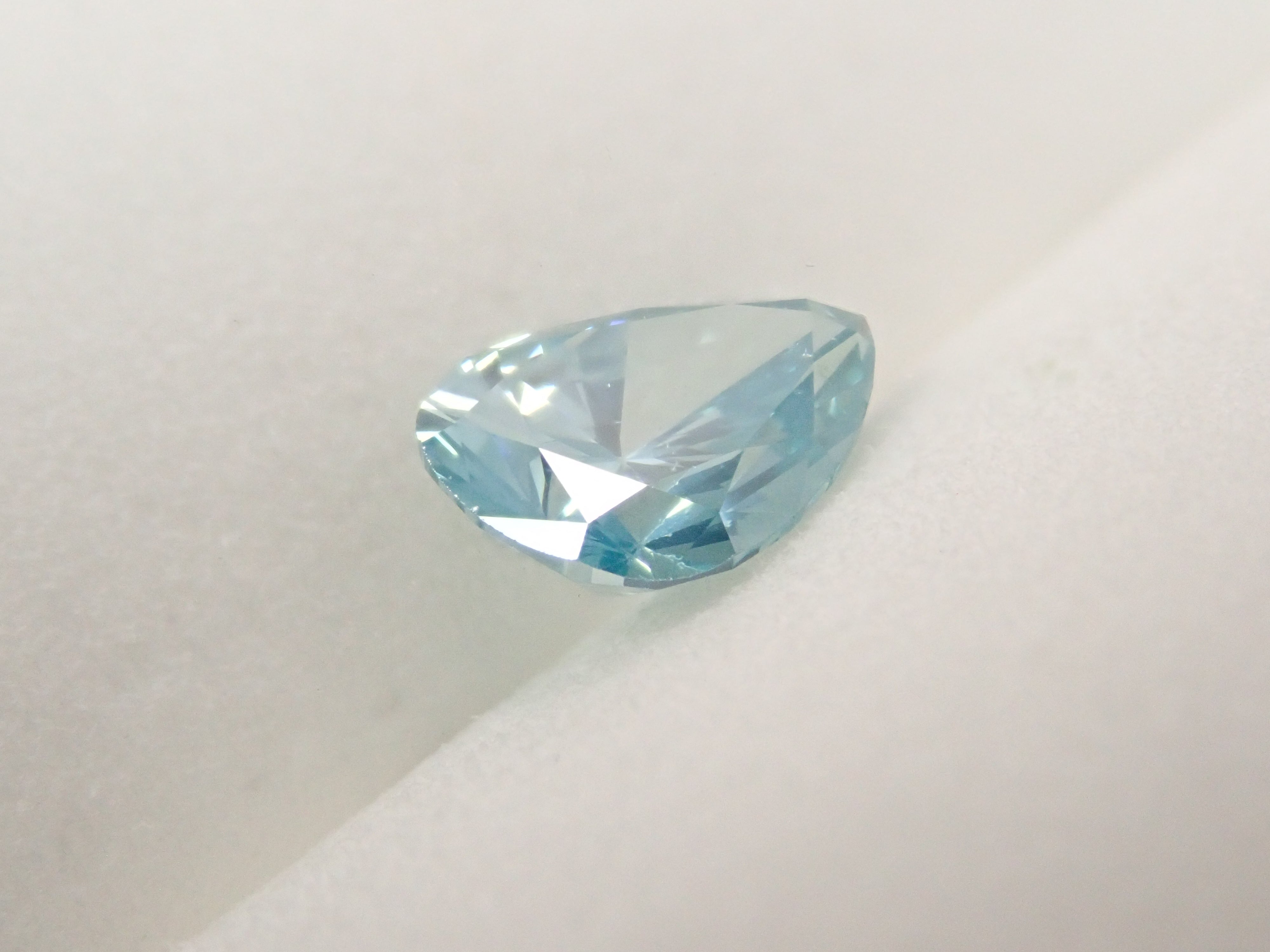 【32501905掲載】ブルーダイヤモンド(トリートメント) 0.801ctルース(FANCY INTENSE GREEN BLUE, SI-2)