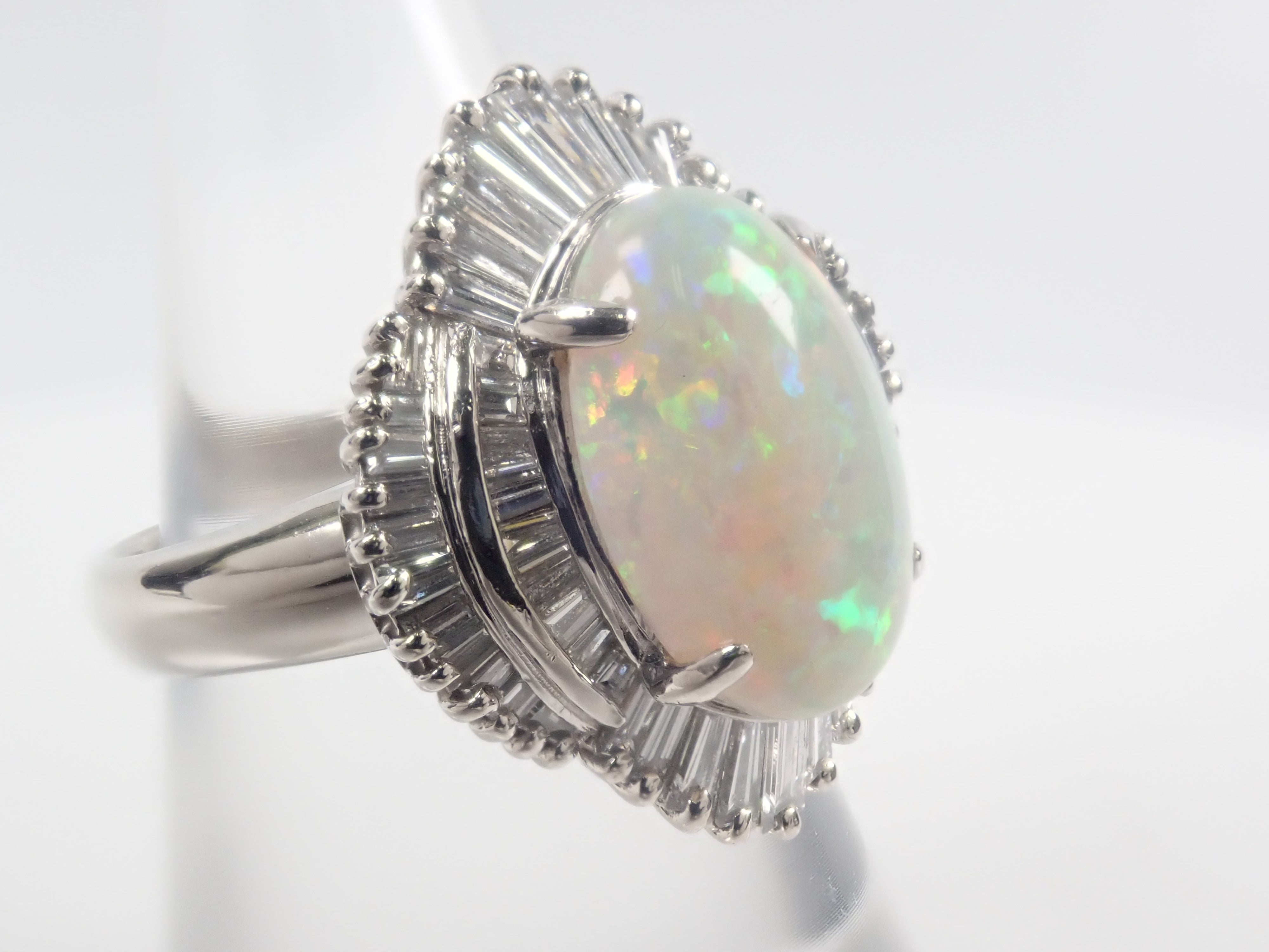 Pt900 オパール 2.61ct・ダイヤモンド0.858ctリング