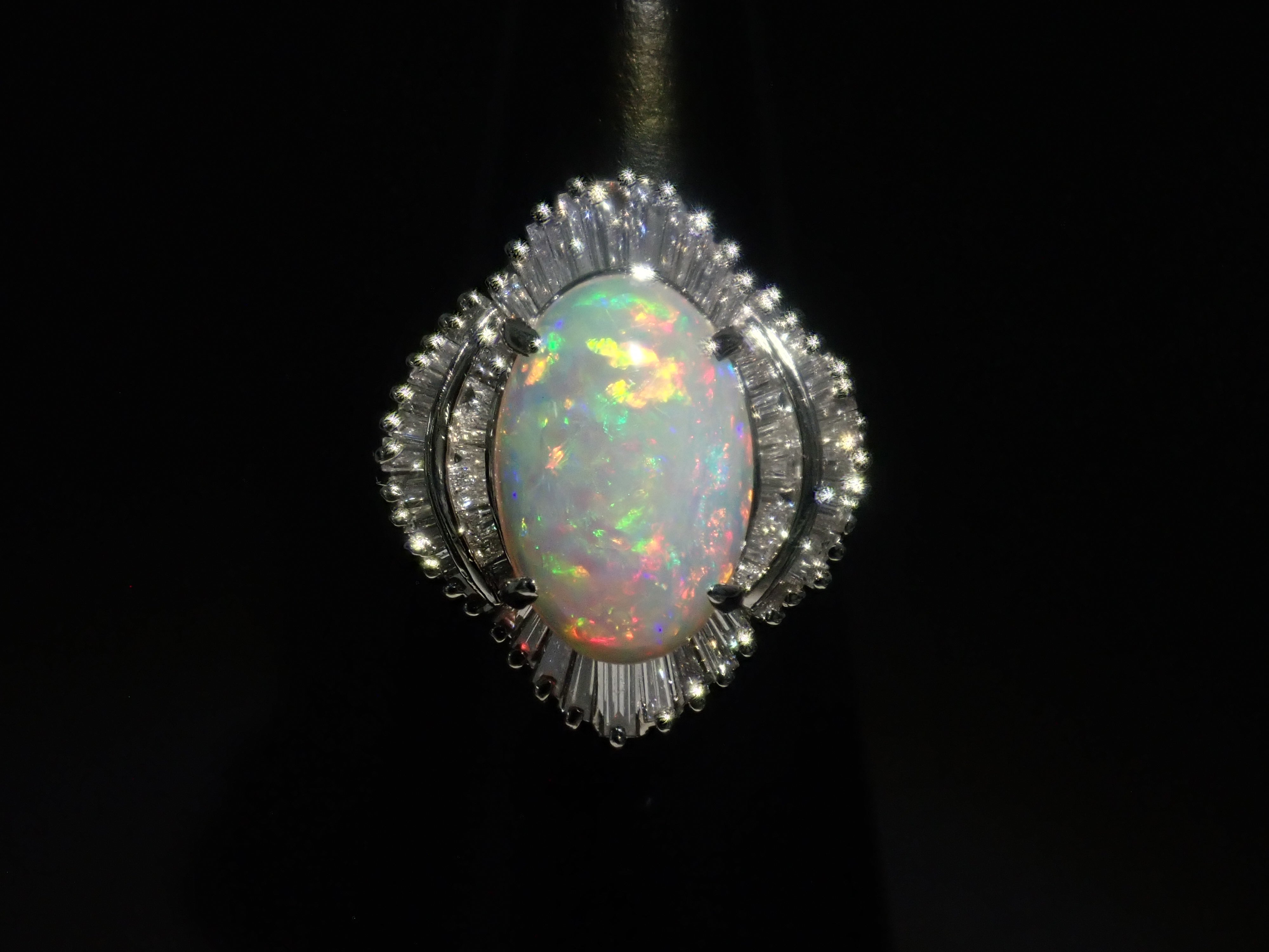 Pt900 オパール 2.61ct・ダイヤモンド0.858ctリング