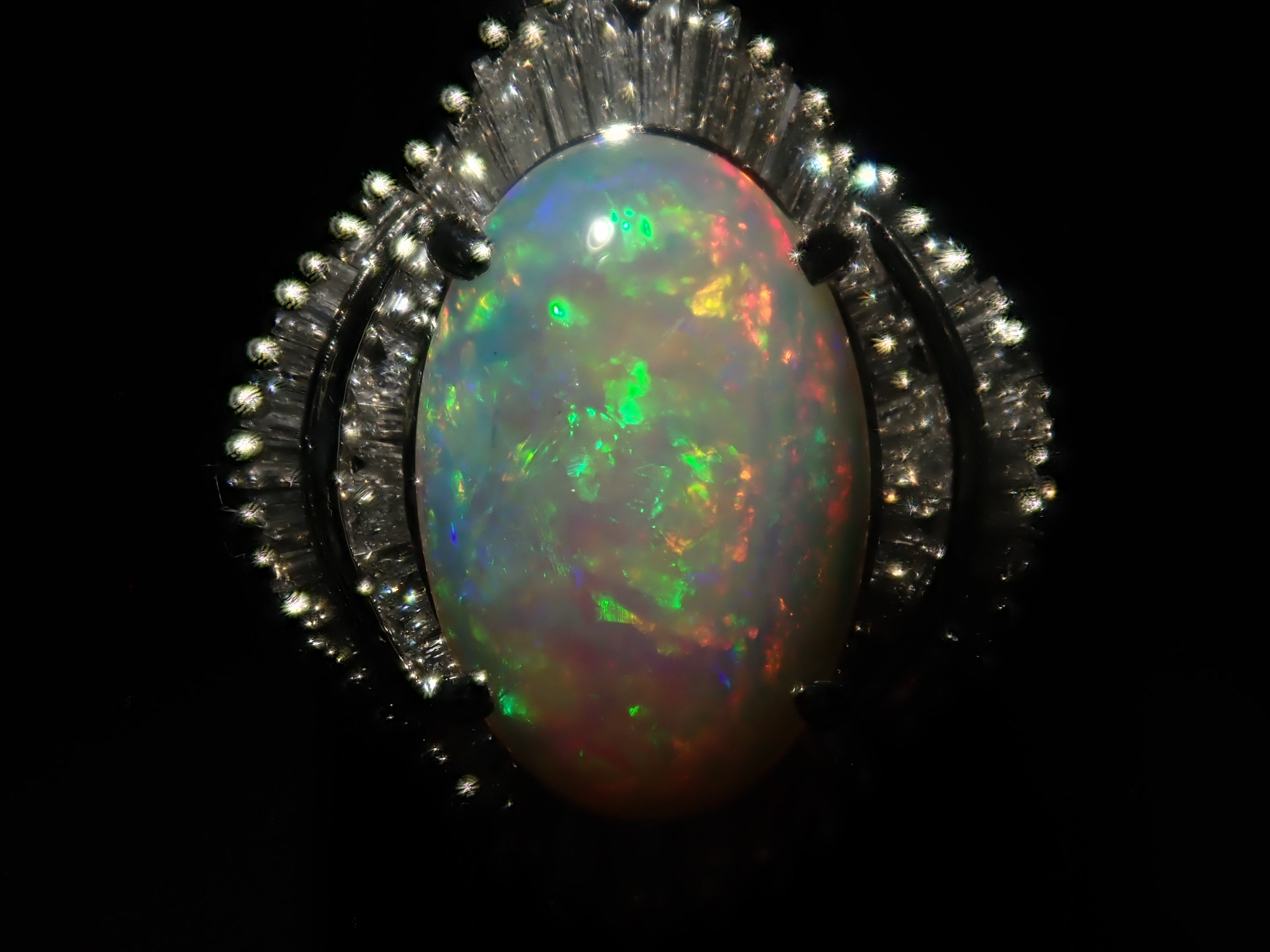 Pt900 オパール 2.61ct・ダイヤモンド0.858ctリング