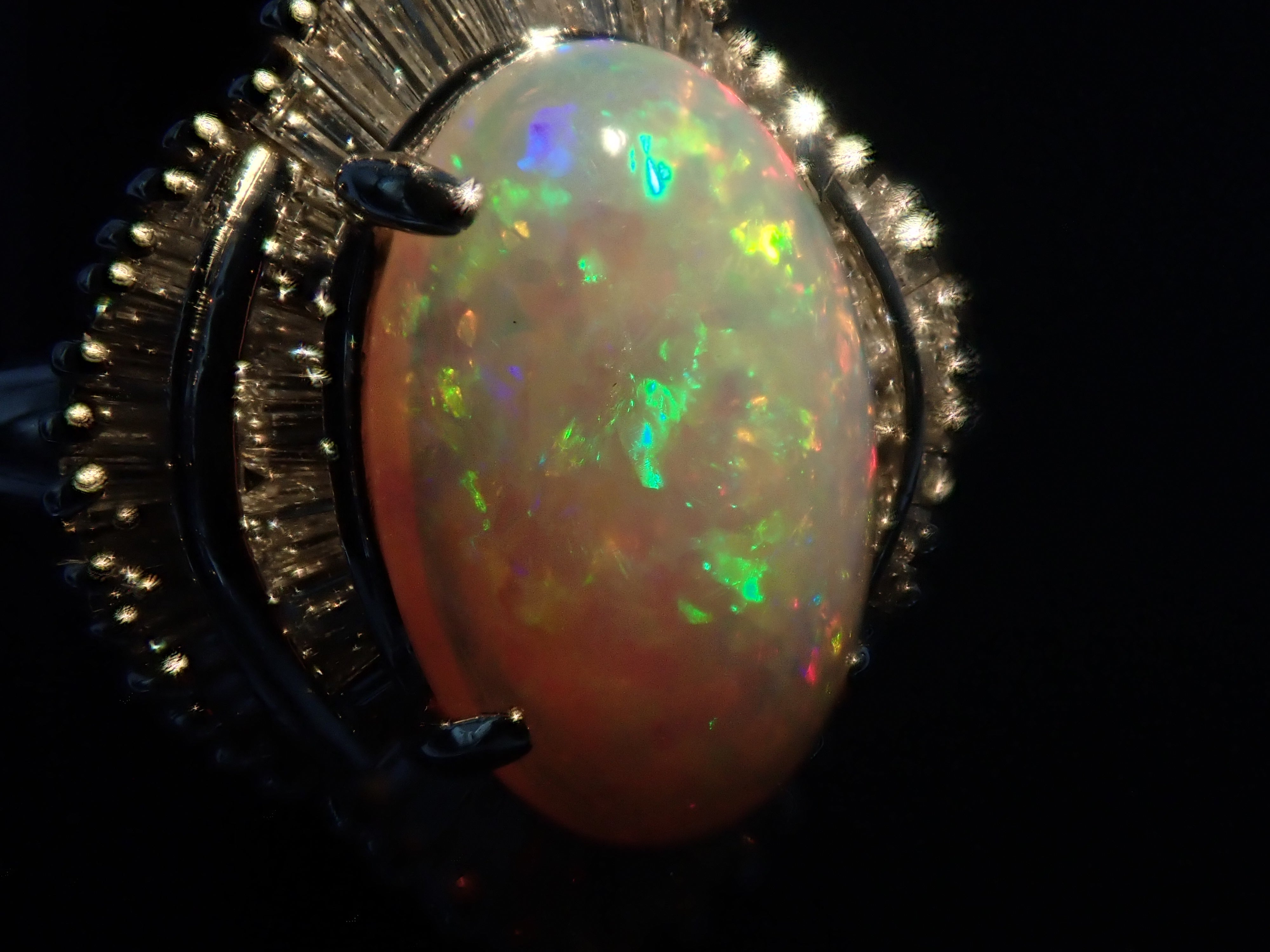 Pt900 オパール 2.61ct・ダイヤモンド0.858ctリング