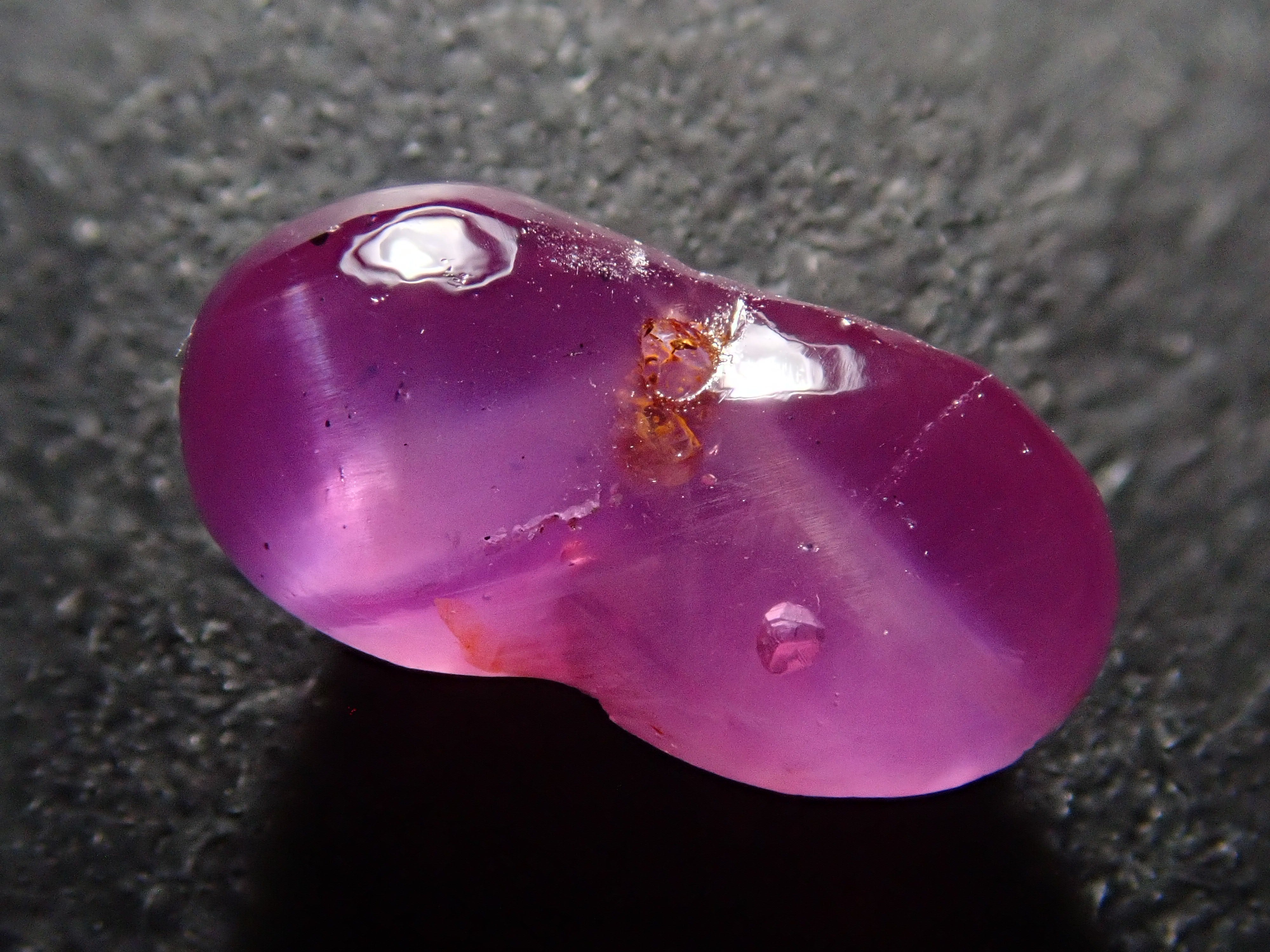 スリランカ産パープルスターサファイア 2.185ctルース